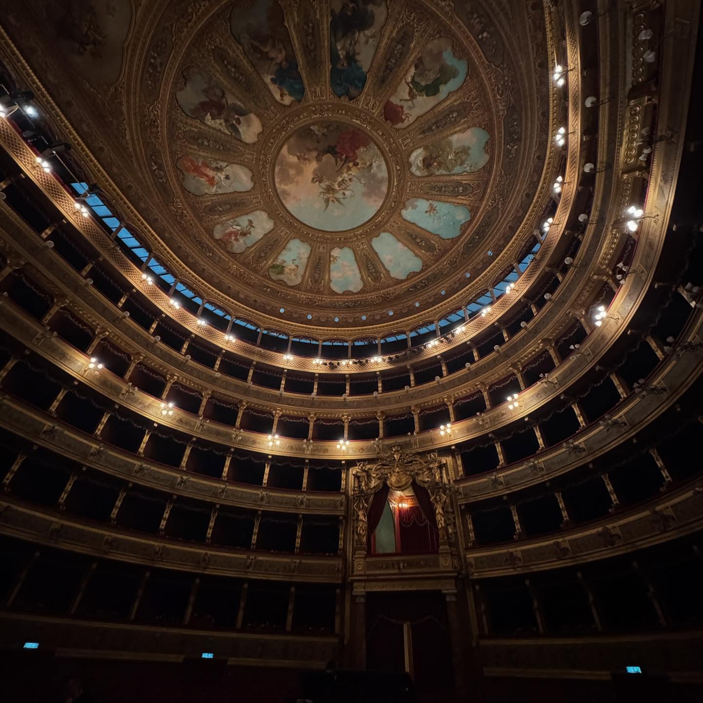 Finaly in Teatro Massimo! Prova italiana.
#teatromassimo #palermo #valentin #faust #baritone #opera #thatoperalife #artist #beautiful #romantic #classical #classicalmusic #classicalmusician #opera #instagood #love #music #musica #musician #opera #operahouse #operalife #operalover #operasinger #operasingerlife #operasingers #operasingersofinstagram #singer #teatro #theatre #voice