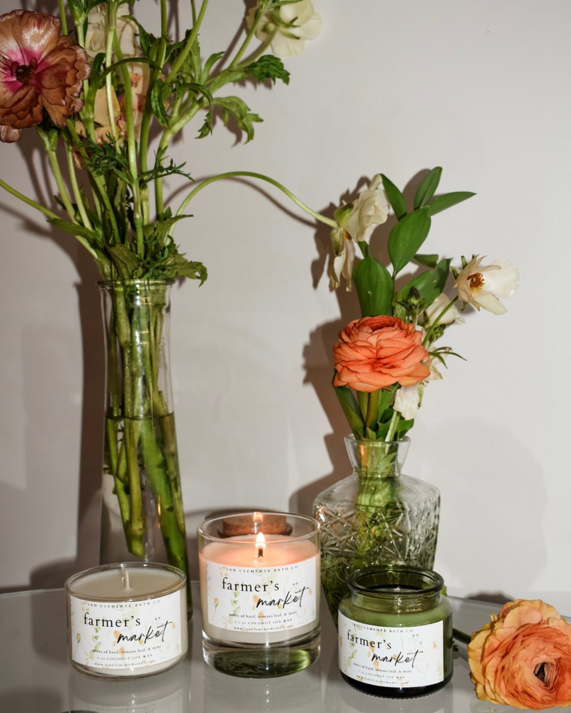 Rain or shine, the scent of spring is near 🌼 Our limited edition candle - Farmer’s Market - is available now • earthy & garden fresh with notes of fresh tomato leaf, basil, citrus & mint—like a stroll through the farmer’s market after a storm 🌿🍅🍋🟩🍋
#springcandles #handmadecandles #floralcandles #farmersmarket #gardenfresh #humpdayglow #freshcandles #orangecountycandles #handmade #candlelover