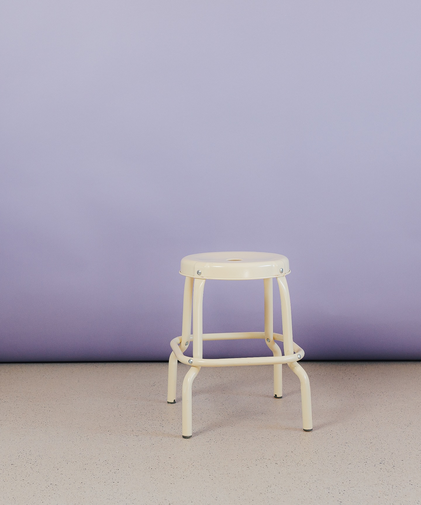 Manchmal braucht es nur den richtigen Platz, um etwas Einzigartiges entstehen zu lassen. 📸✨ Hol dir deinen eigenen Moment vor der Kamera – du bringst die Energie, ich den Rest! 💜
Buche jetzt deine Session und lass uns gemeinsam etwas Besonderes kreieren!
#PersonalBranding #Fotoshooting #LilaBackdrop