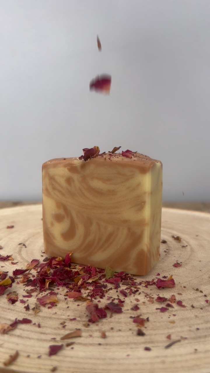 Our Rose Geranium bars are now back in stock!
.
#marshvalleysoap #marshvalley #soapmaker #rosegeranium #mothersdaygiftidea #handmadegifts #handmadesoaps #madeinsheffield #madeinyorkshire