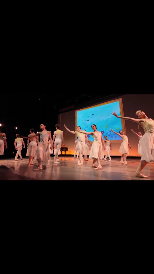 This is a short excerpt of the ballet production 'See the Music (Hear the Dance)' by @balletdesmoines with their amazing choreographer @tommattinglydance - this is pure beauty, isn't it?
.
In this extract, the amazing pianist @djburnpiano plays the 2nd Movement of my Piano Sonata No. 3 in D Minor, Op. 7/2.
.
There have been three acclaimed performances in Iowa /U.S., including the famous @stephensaud and @hoytshermanplace .
.
Thanks again to everyone involved for this excellent combination of music and dance!
.
#ballet #balletlife #balletworld #balletdesmoines #goetzoestlind #classicalpianist #musicanddance