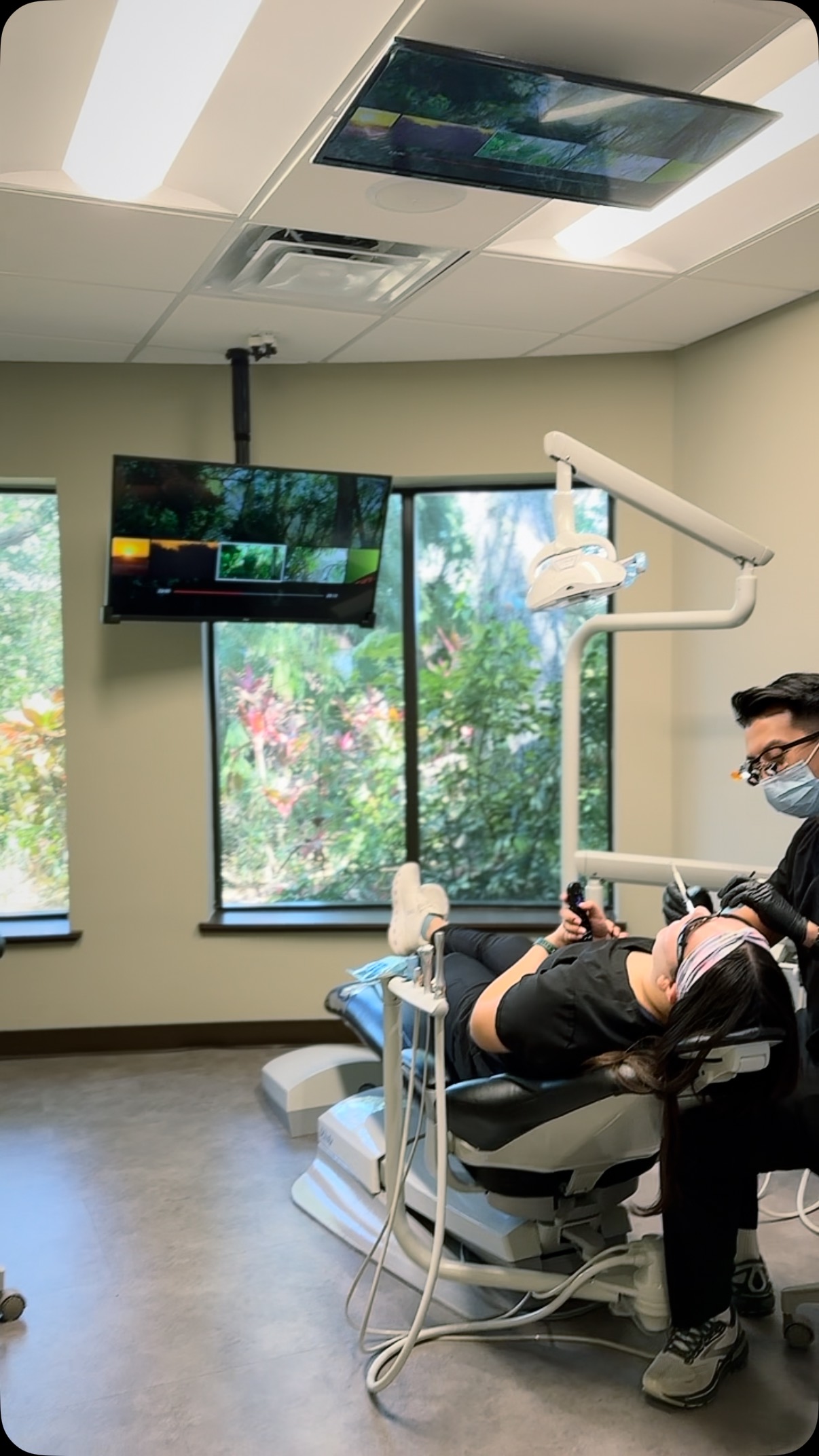 Not only do we have the best care, but we also have the best views! 😎🦷 Come see for yourself. #BestViews #DentistWithAView #ComfortAndCare