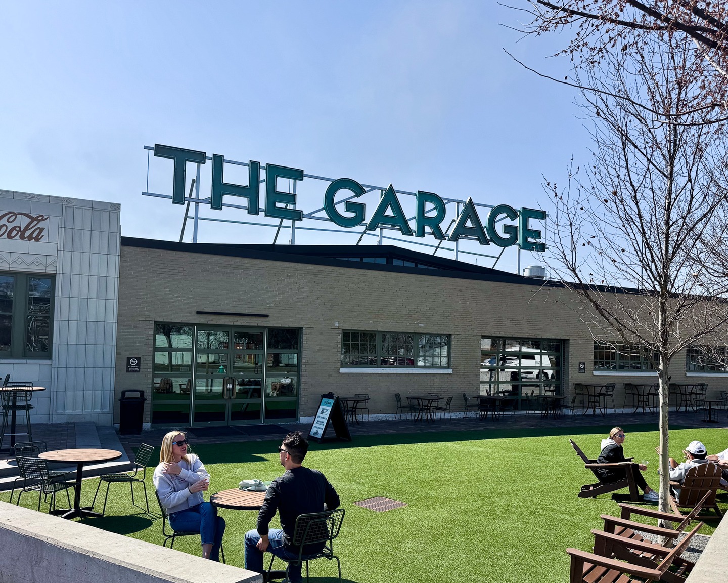 The sun is out, the vibes are high, and we’re taking the party outside! ☀️🎶 Gette Triette is bringing live music to the north patio TONIGHT from 5-7PM—so grab dinner, sip something refreshing, and soak up the early spring sunshine here at The Garage!