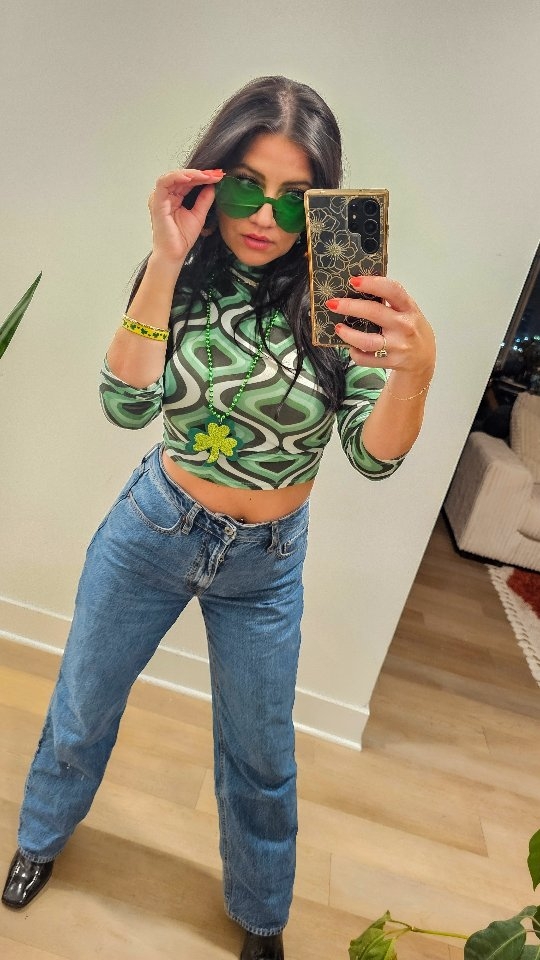 🍀We love a good reason to celebrate!
Happy St. Patty's Day!
#cincy #ootd #cincinnati #stpatricksday #stpattysday #luckoftheirish🍀 #irish_daily #irish #partytime #party #familyparty #familypartytime