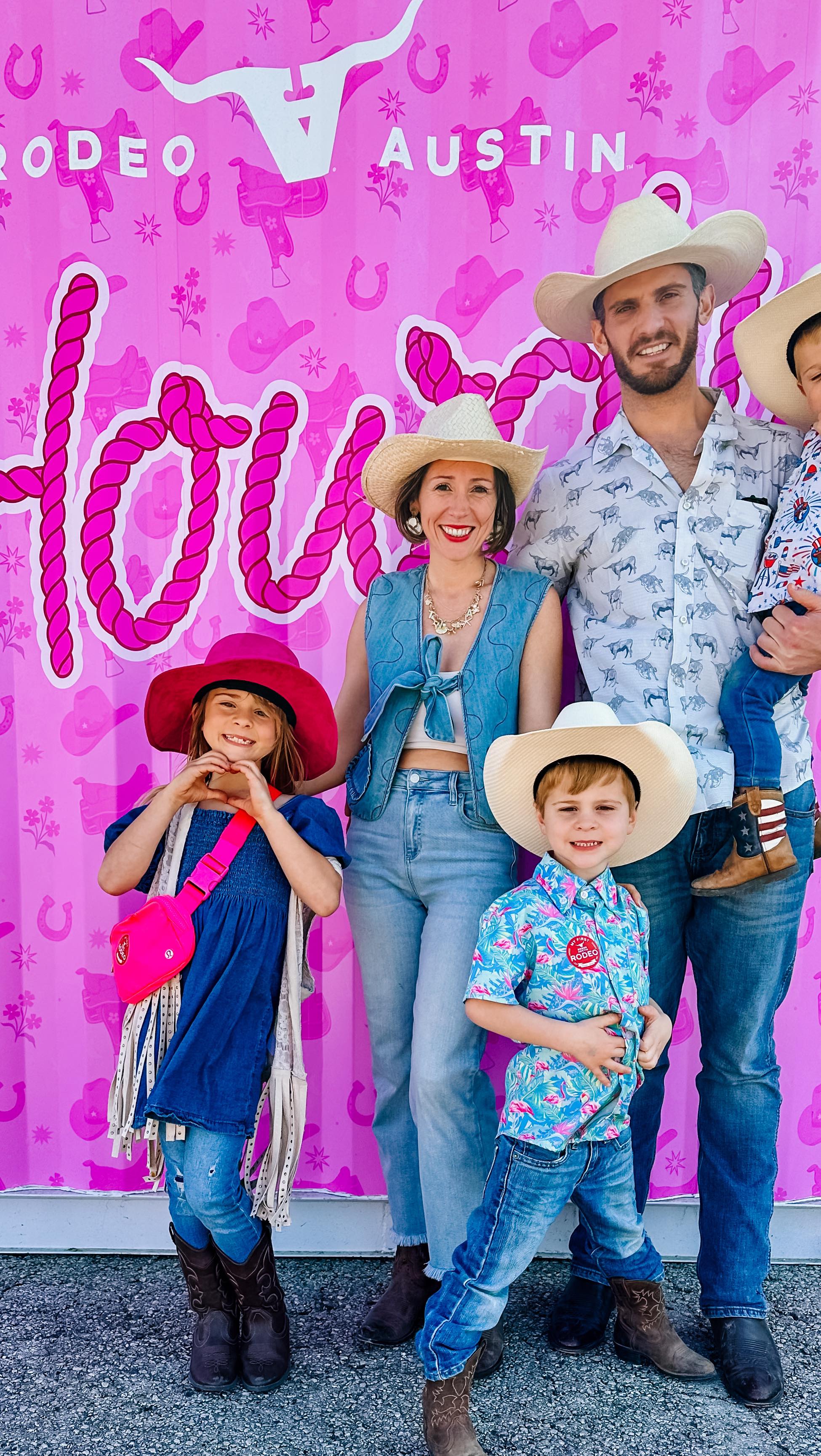 Thanks for the visit @rodeoaustin! .
.
.
#atxfamily #texasmom #georgetowntx #drippingspringstx #momlife #georgetowntexas #rodeo #homestead #cowboystyle #farmish #hosted