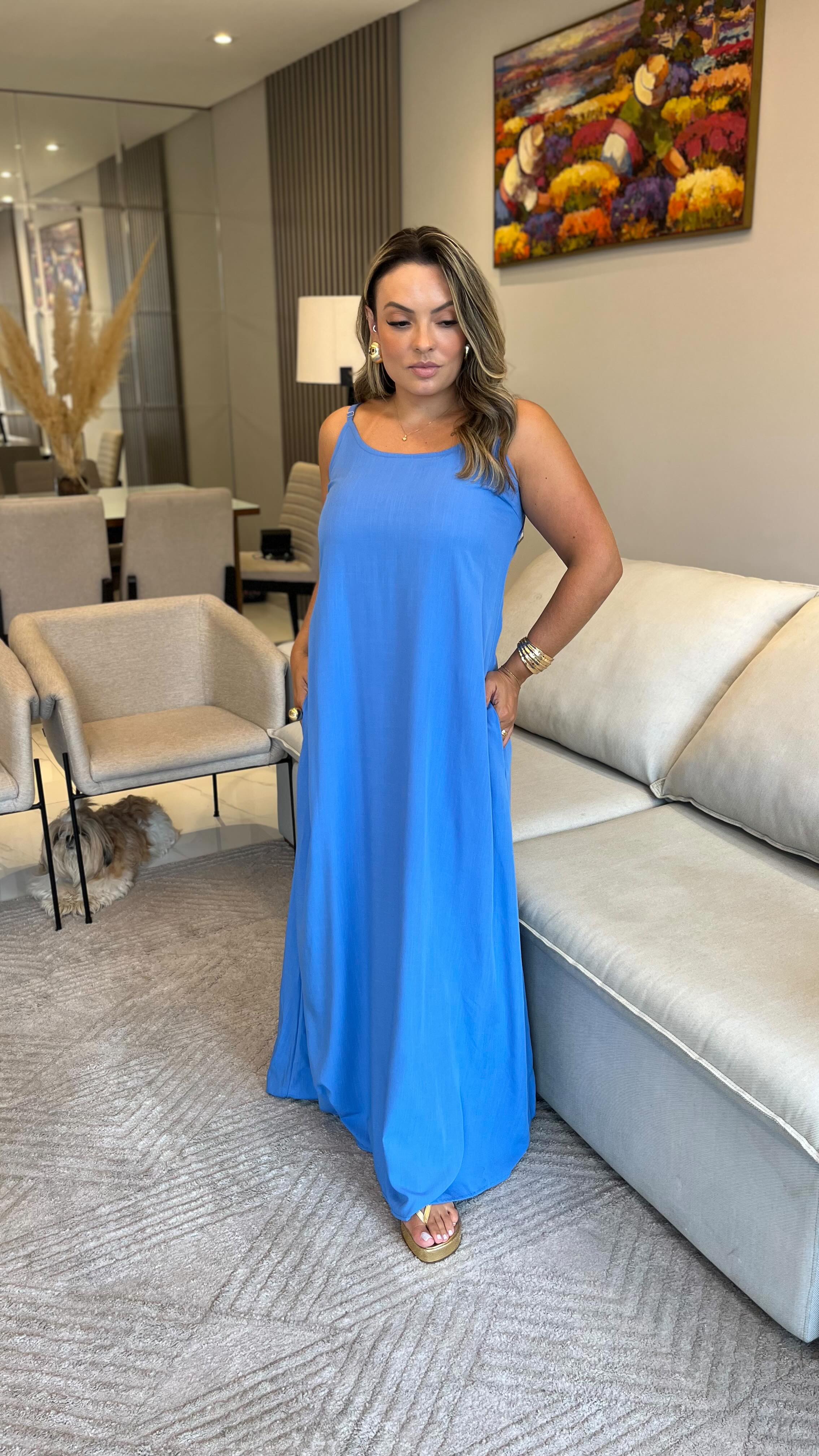 Vestido em linho fluido disponível na cor verde oliva tamanho M
225$