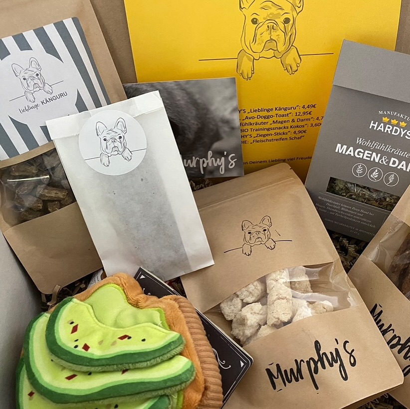Ich freue mich schon so sehr darauf, für eure Lieblinge wieder unsere Überraschungsboxen zu packen! 🐕 🐶 🎁 🫶🏻⠀⠀⠀⠀⠀⠀⠀⠀⠀⠀⠀⠀⠀⠀⠀⠀⠀⠀⠀⠀⠀⠀⠀⠀⠀⠀⠀⠀⠀⠀⠀⠀⠀⠀⠀⠀⠀⠀⠀⠀⠀⠀⠀⠀⠀⠀⠀⠀⠀⠀—————————————————————
www.murphysbox.de
—————————————————————
#hundeliebe #vorfreude #pawsome #hundeglück #mydog #hundegeschenk #doglover #dogsofinstagram #hundefotografie #hundemama #hundemensch #dogstore #organic #frenchie #nurdasbeste #dogs #ilovemydog #hundeladen #smallbusiness #onlineshop #hundeshop #organicdogtreats #organicdogfood #healthydog #dogtreats