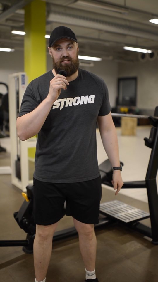 STORNYHET! GYMMEN BLIR HELT RÅ!
Vi tar treningsopplevelsen til et helt nytt nivå! 14 splitter nye apparater er på vei inn, vi pusser opp, og oppgraderer utstyret – dette blir STORT!
🚧 Litt kaos – men ingen stenging! 🚧
Fra 26. denne måneden vil vi jobbe på spreng for å få alt på plass. Det blir noen dager med litt rot, men gymmen holder åpent hele veien! Vi lover at det er verdt det – dette blir den største oppgraderingen vi har gjort!
💥 Nye apparater – Bedre utstyr – Enda råere trening! 💥
👉 Er du klar? Nå er det perfekt tidspunkt å komme i gang! Tag en venn som MÅ bli med på dette, og gjør deg klar for neste nivå! 🔥🔥🔥