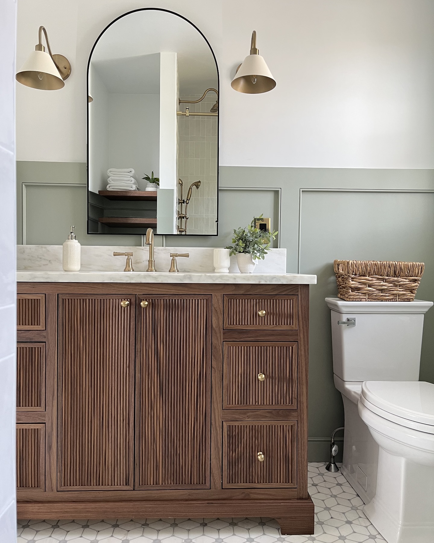 Seems like a good day to reveal a snapshot of my completed en-suite bathroom 🍀.
Paint color: Sherwin Williams Frosted Fern
#bathroomdesign #greenpaint #luckyoftheirish #potofgold #threesparrowsdesign #walnutvanity #custombathroom #homedesigngoals #makingithome #newenglandhomes