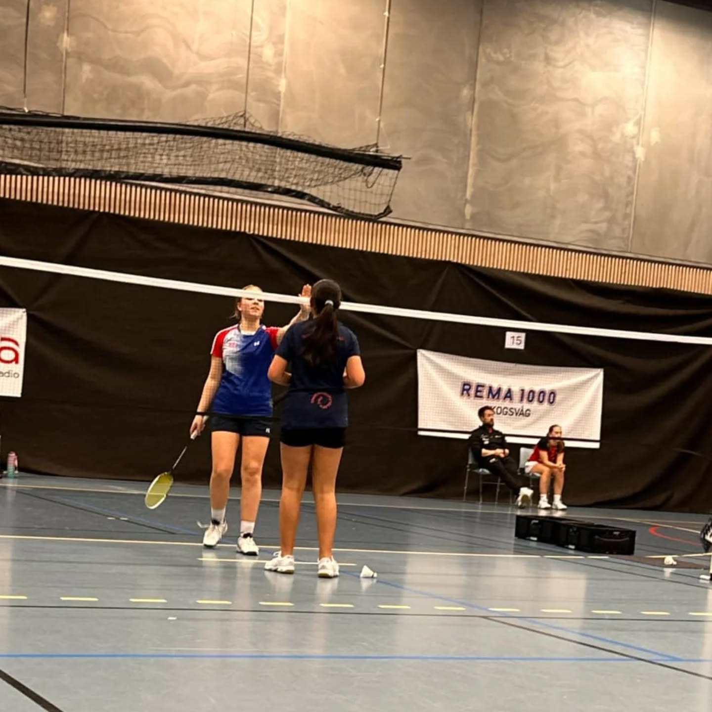 Spillerne våre er igang på Norway open, dette blir garantert en hyggelig helg med mange gode kamper!
Foto: Klemetsrud Badmintonklubb
#sotrabadmintonclub #mossbadmintonklubb #sportmodern #norprofil #norgesbadmintonforbund #infinitum #stabburet