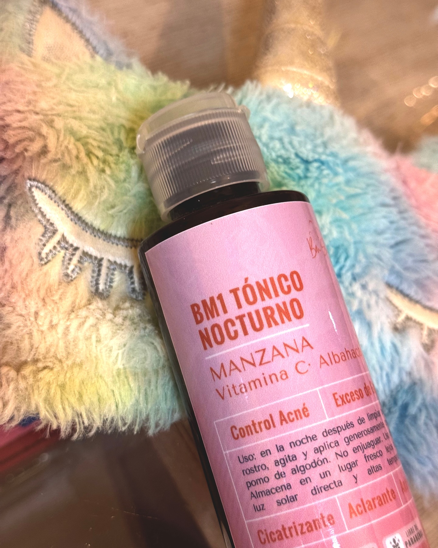 ✨ Cuidado nocturno para tu piel ✨
Dale a tu rostro el amor que merece con el BM1 Tónico Nocturno. Con ingredientes naturales como manzana, vitamina C y albahaca, este tónico es ideal para:
✔️ Controlar el acné
✔️ Regular el exceso de grasa
✔️ Aclarar y cicatrizar la piel
Solo aplícalo después de limpiar tu rostro y deja que trabaje mientras duermes. ¡Despierta con una piel más sana y luminosa! ✨
¿Ya lo probaste? Cuéntanos tu experiencia en los comentarios. ⬇️💬
#CuidadoDeLaPiel #RutinaNocturna #PielRadiante #SkincareLovers