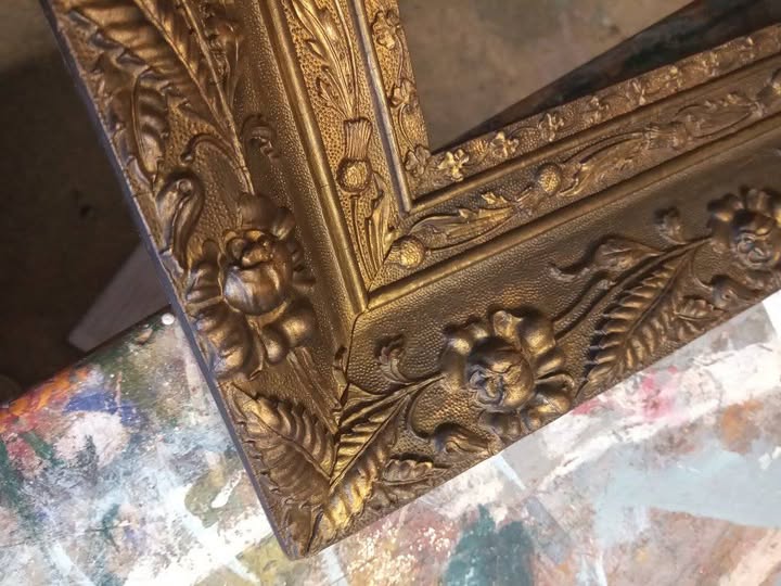 Nordic Chic Gold Twinkle and Black Wax on this lovely old frame to give it a new lease of life.
We absolutely love our new paint ranges and all it's fabulous products. There's a very good reason why @nordic_chic_chalkpaint is Europe's fastest growing Chalk Paint brand 🧡
Don't believe us? Come and try it for yourself ☺️
Did you know we're also looking for new stockists to join the Nordic Chic family. If you'd like more information, please get in touch 🤗