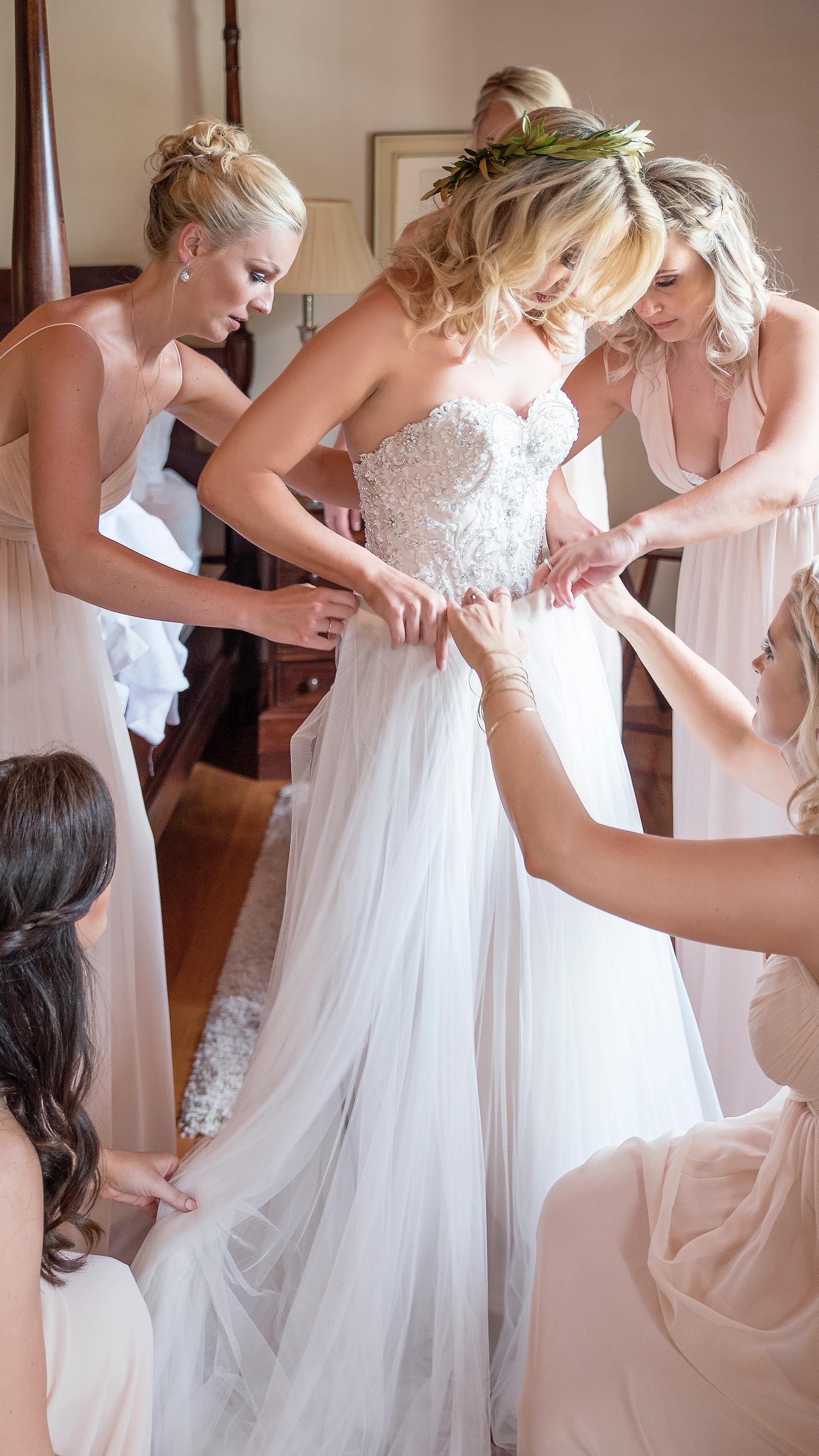 ✨ Introducing my new wedding series! ✨
Every Tuesday evening, I’ll be sharing Top 5 Tips for different parts of your wedding day—helping you feel prepared while making sure your photos turn out absolutely stunning! 📸
First up: Bride Getting Ready! The morning of your wedding sets the tone for the rest of the day, and these tips will help you keep things relaxed, stress-free, and picture-perfect. 🌿💍
💡 Follow the hashtag #Thebridalblueprint to catch the full series!
Brides, what’s one must-have for your morning prep? Let me know in the comments! 👇
#TheBridalBlueprint #BrideGettingReady #BridalGlow #WeddingPrep #CapeTownBride #SomersetWestWedding #WeddingPhotographyTips #SAWeddingPhotographer #kaitlyndevilliers_photography #KDVPhotography #engagedincapetown #bridetobe #CapeTownBride #SAWeddingInspo #SheSaidYesSA #CapeTownCouples #WeddingPlanningSA #FutureBrideSA #CapeTownWeddingPhotographer