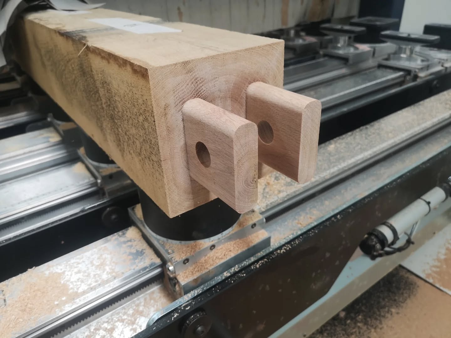 We're making an Oak Porch this week with traditional pegged tenons, straight off the machine
#timberstructure #timberbuild #oakbuild #oakframr #traditionaljoinery #joinery #woodwork #peg #pegged #woodworking #mortise #tenon #mortiseandtenon