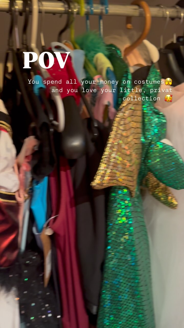 Call me crazy. I’m sure I am.
Ich lieb was ich tu und ich liebe jedes einzelne Stück in meinem Fundus❤️❤️
23.05.25
Save the date
#auseinemtanz #kostüme #costumes #dance #preperation #performance #props #education #staytunedformore #tanzpädagogik