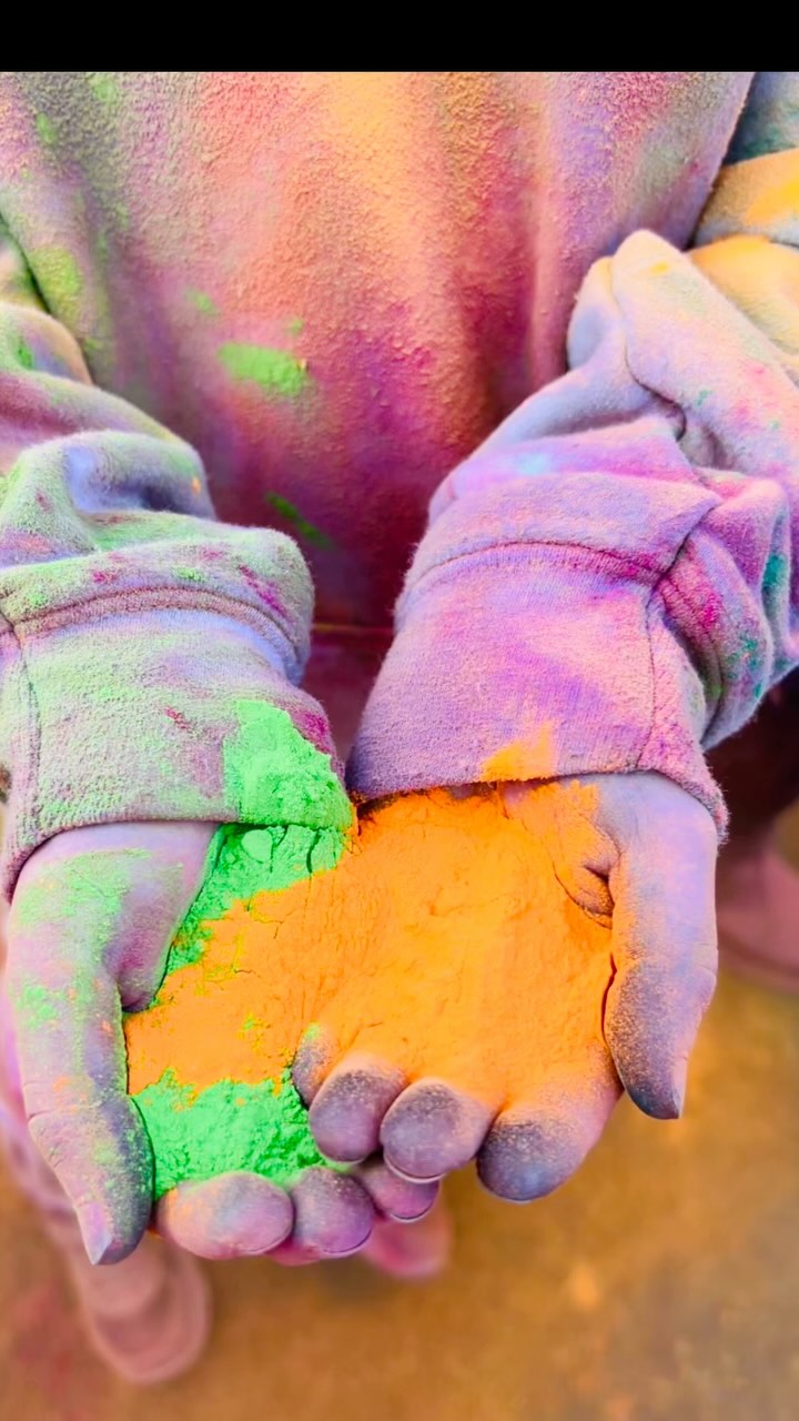 ❤️Hope.
🩷Peace.
🧡Love.
💛When we are covered in yellow, pink, green, purple, blue…for just one moment
💚We get a small taste of what it’s like to be one, blanketed in the colors of hope.
🩵One shared human race, one shared heart beat of joy and celebration of love.
💙As good rises above evil through song and dance.
💜Happy Holi, friends
#holi #happyholi #nonstopbhangra #peace #love #hope #loveistheway