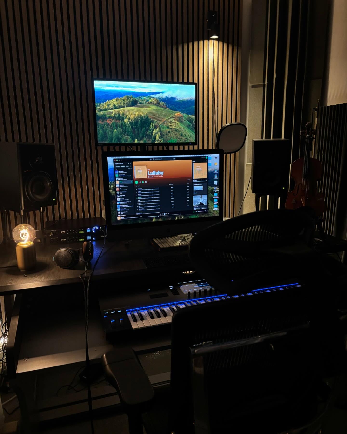 Studio relocation and makeover done! I am so happy to have relocated my music studio to the centre of Gothenburg in the cosy streets around Järntorget at “Tredje Långgatan 13” with a lot other creative industries. this. I am sure this will spark my creativity. Come say hallo and have a coffee in my visiting white chair! You are welcome! #composerlife #composer #filmcomposer #arrangermusic #musicstudio #studiomakeover