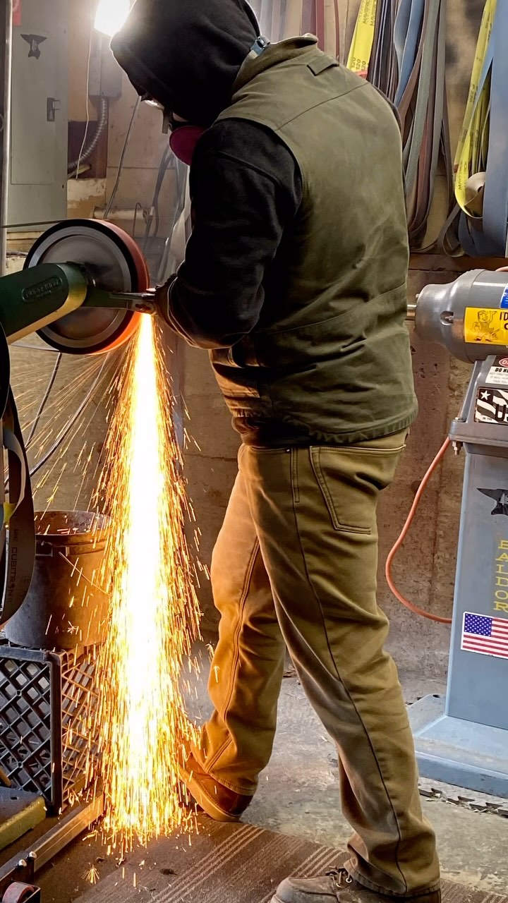 Grinding into the week!
Making some fresh crispy steel toast! 🔥🍞
#craft #metal #grinding #steel #sparks #puyallup #pnw #wa