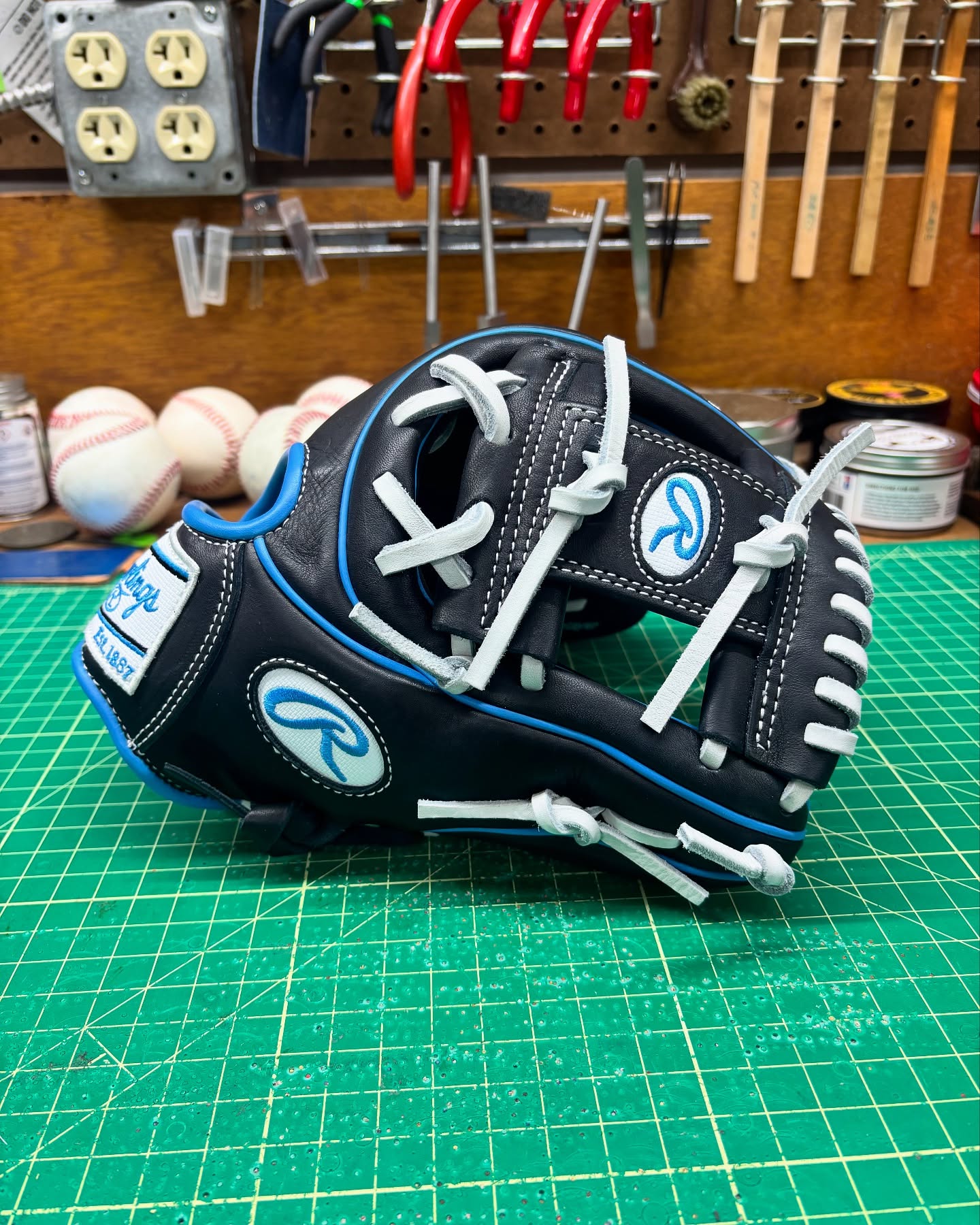 That @huntingtonbbc Cooperstown ball looks great with this NXT! Rawlings touts their NXT line as “designed for the travel ball player”. All the gloves in this series have the contour hand opening so I had to punch some extra holes in the wrist to make it bigger for my hand.
Rawlings prices this glove at $170 which is the same as the A1000. No contest, the A1000 is my choice all day. If your kid has a problem with their hand being too small try a batting glove or you can try a NXT.