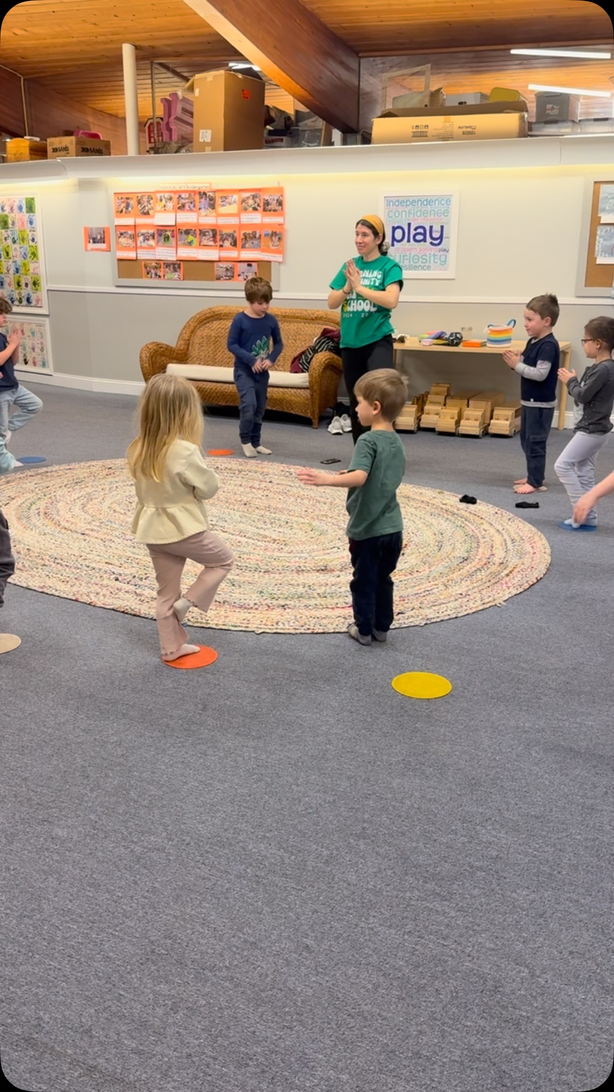 Follow the Yogi is a “game” where children focus on matching Marisa’s movements with limited verbal cues. This fun challenge helps strengthen their concentration and body awareness, all while enjoying a quieter, more mindful moment in their practice. #TheLearningCommunity
#EarlyChildhoodEducation
#Preschool
#FairfieldCountyCT
#WestportCT
#PlayIsLearning
#PlayIsChildrensWork
#EmergentCurriculum
#HandsOnLearning
#ProjectApproach
#SocialEmotionalLearning
#PreschoolArt
#DramaticPlay
#PreschoolYoga