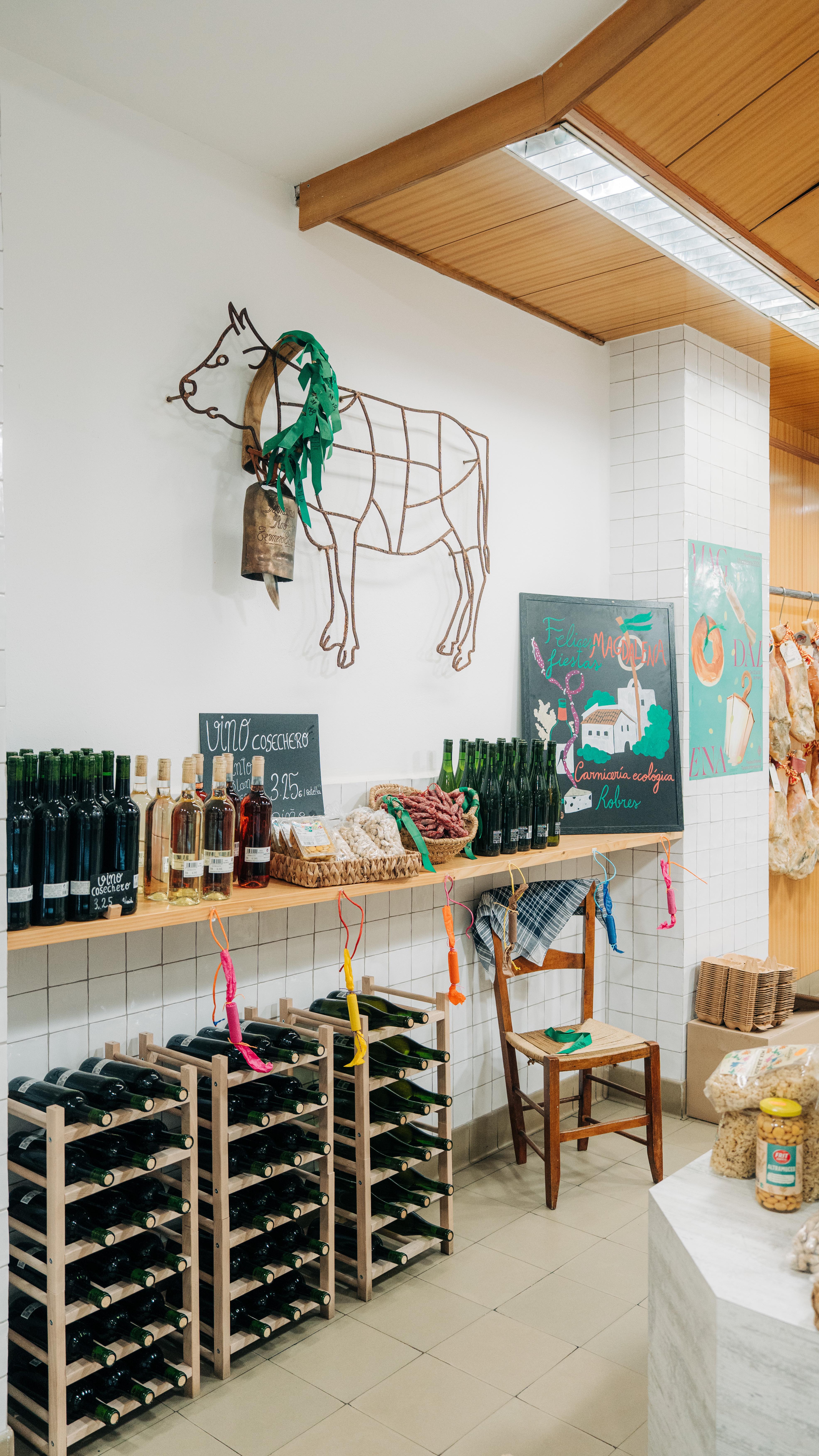 ¡La Magdalena ya está aquí! 💚
Un año más, en Carnicería Robres nos adelantamos para que no te falte nada estos días tan nuestros.
Ya tenemos disponible nuestro rincón especial con todos esos productos típicos que no pueden faltar en Magdalena.
¡Aprovechamos para recordaros nuestro horario para la semana de Magdalena!
🕒 Tendremos abierto por la mañana, de 8:30h a 14h
‼️ Lunes y viernes cerrado
Ven a visitarnos y llévate tu pack magdalenero al completo 😉
¡Felices fiestas!
#CarniceríaRobres #Magdalena2025 #magdalenafestaplena #castellón