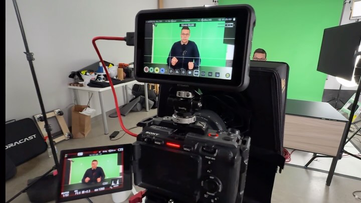 Fridays at Focus Forward | Episode 3
@maeb.photo engagement! Some basketball in the office (not one shot was made) and some production fun! Also we grabbed some new gear from our friend @bhphoto !
See ya next week! #
#videoproduction #productioncompany #socialmediavideo #creativeagency