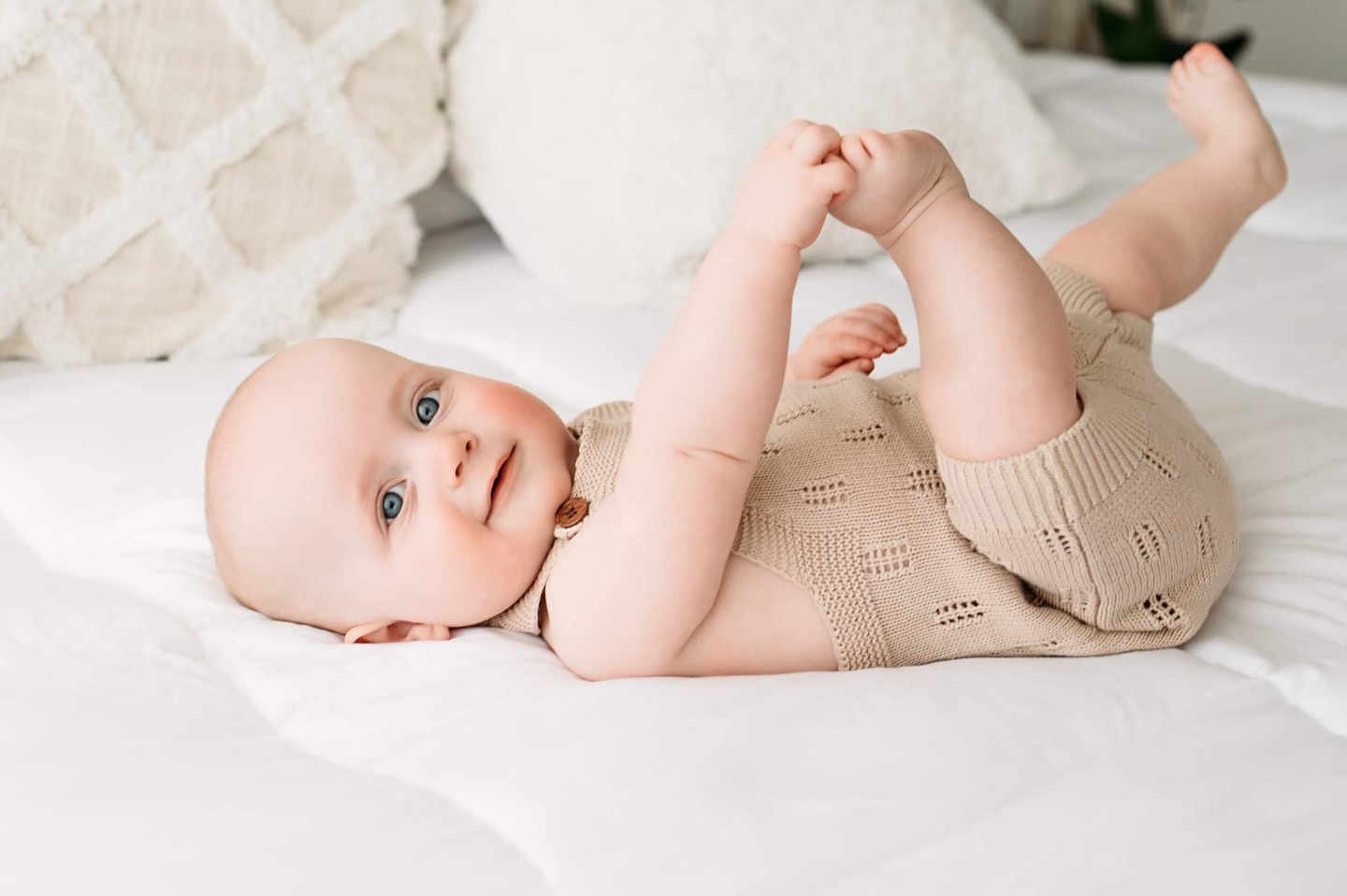 One year, so many milestones! From first smiles to sitting up, crawling, and walking—milestone sessions are some of my favorites! Capture the joy, growth, and magic of your baby’s first year with a fun, relaxed milestone session.
#FirstYearMoments #milestonememories #babysfirstyear #boisechildrensphotographer #milestonesession