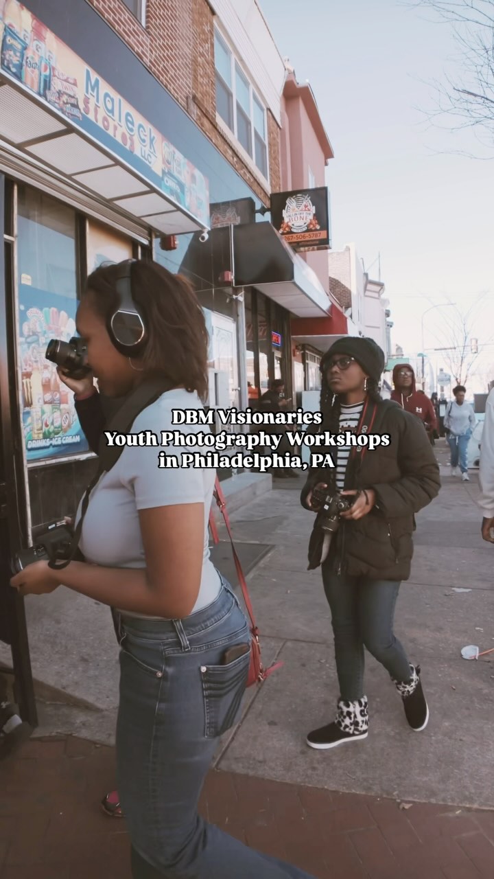 📸✨SP25 Youth Workshop✨📸 ⬇️
🌟 Look at that count of students w/ cameras! 😍 Enough said! 📸
- - - -
🌟 Do you have a preteen/teen interested in photography? Sign them up for our Youth Photography Workshops! With our continuous partnership with @urbanartgallery, we’ve been able to provide free youth photography classes for the past 2 years! 🎉🌟
💻 Subscribe to our newsletter to learn about future workshops (Link in Bio)! 🌎
•
•
•
#DBMVisionaries #UrbanArtGallery #YouthPhotographyProgram #Excitement #NervousButReady #CaptureTheMoment #PhotographyJourney #PhillyPhotographers #AspiringPhotographers #YouthPhotographers