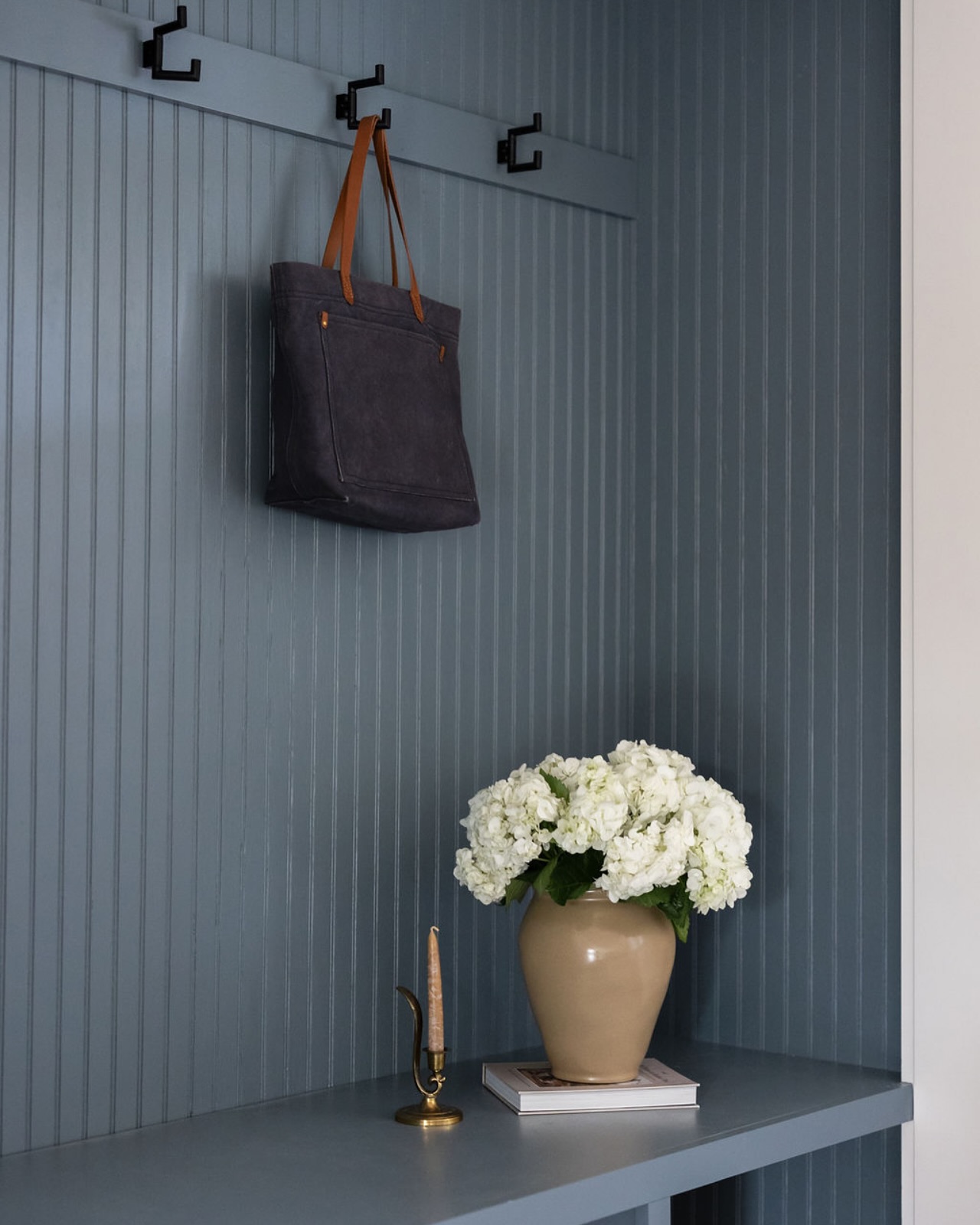 Spring, is that you? 🌼
design + styling | @cosmicdesignstudio.am
photo | @yandbinteriorsphotography
*
*
*
#cosmicdesignstudio #bataviail #interiordesign