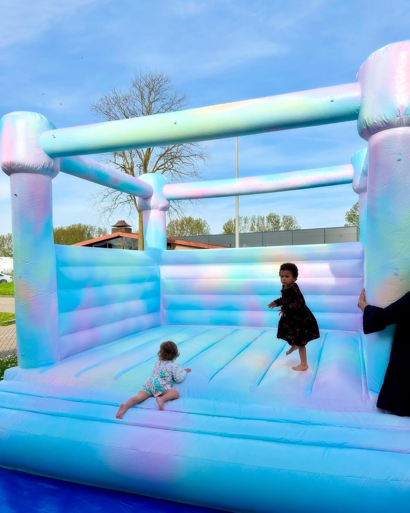 Introducing our dreamy Tie-Dye Bouncy Castle! 🌈✨ The perfect pastel wonderland for hours of fun! 🎉 Book now and let the bouncing begin!
#TieDyeBounce #PastelDreams #BouncyCastleFun #PartyVibes #LuxurySoftPlay #AmsterdamEvents #MiniMunchkinsNL #KidsPartyRental #LetsBounce #ColorfulFun #BookNow