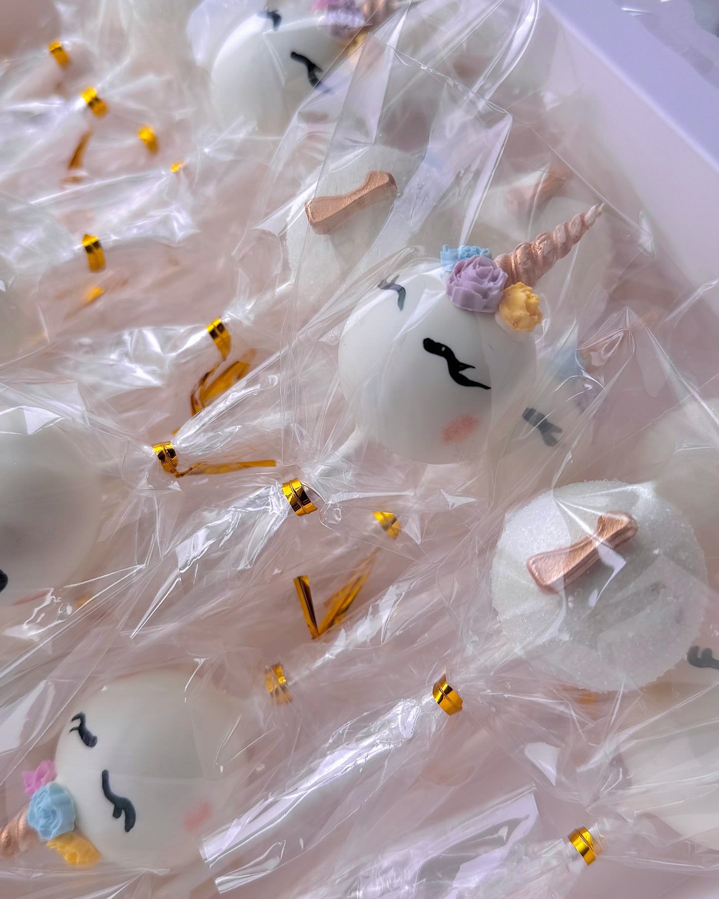 🦄✨ A Magical One ✨🦄
•••
#firstbirthday #newjersey #njbaker #unicorn #magical #cakepops #cakepopideas #diy