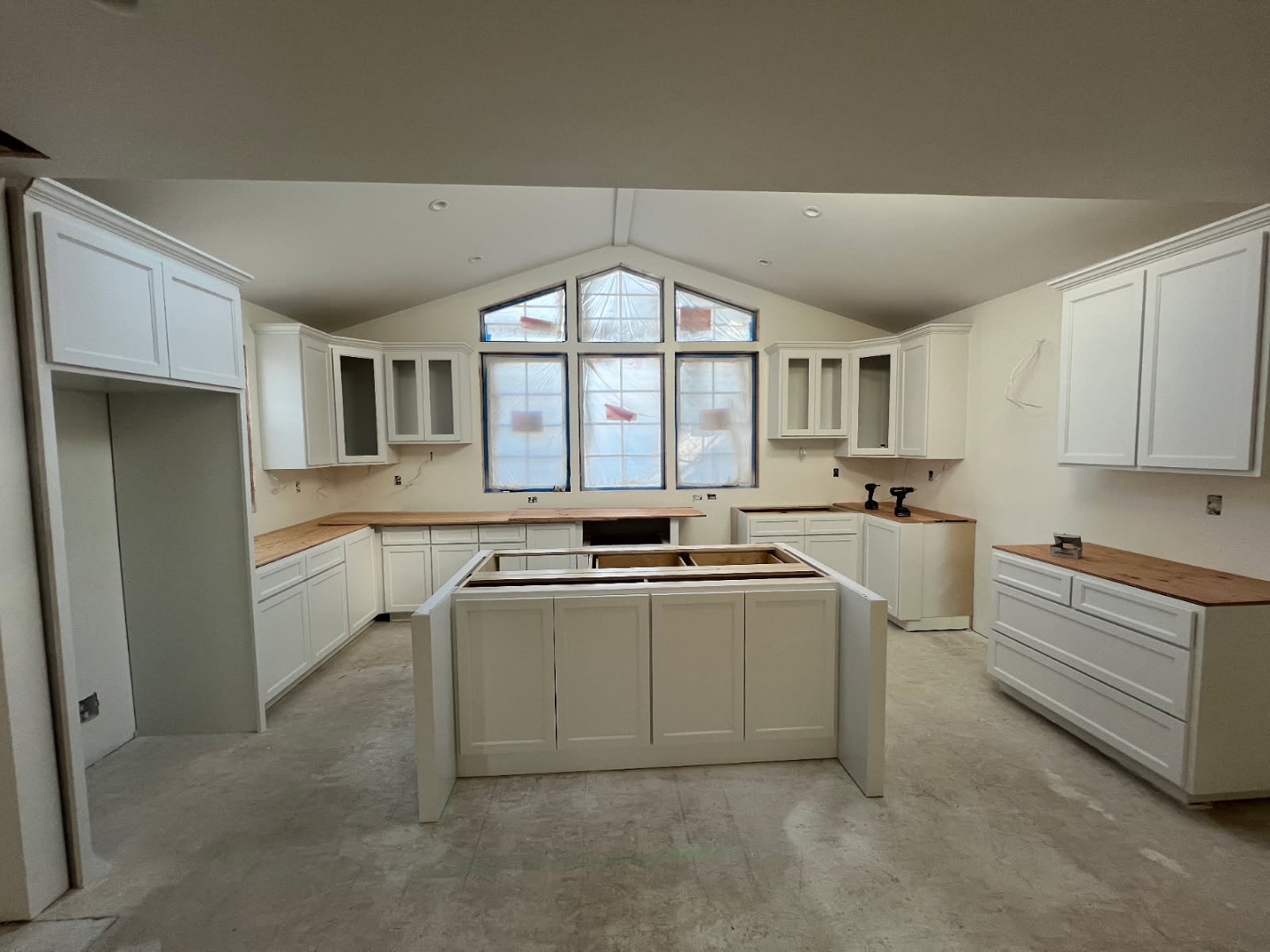 Another job well done. 👍#classiccustomcabinets #customhandcraftedcabinets