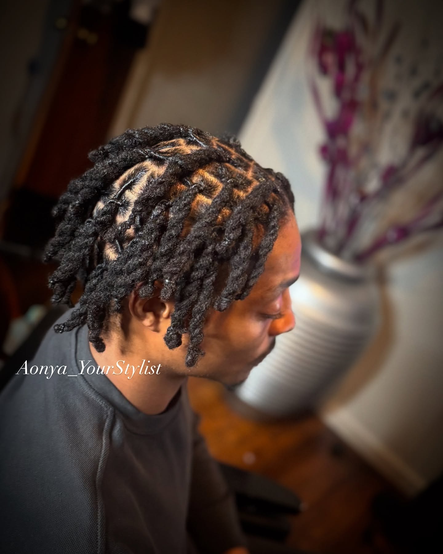 Book with @aonya_yourstylist
Retwist with Any Style
Now Booking for April 💛
Style: Two Strand Twist
Add Ons: Shampoo Service
Duration:3hrs
#indyhairstylist #indylocs #explorer