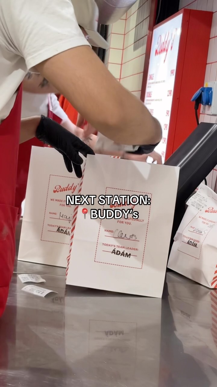 🚇Ⓜ️Your metro stop will be Deák Ferenc tér, from where Buddys Burger is just a 1-minute walk away.