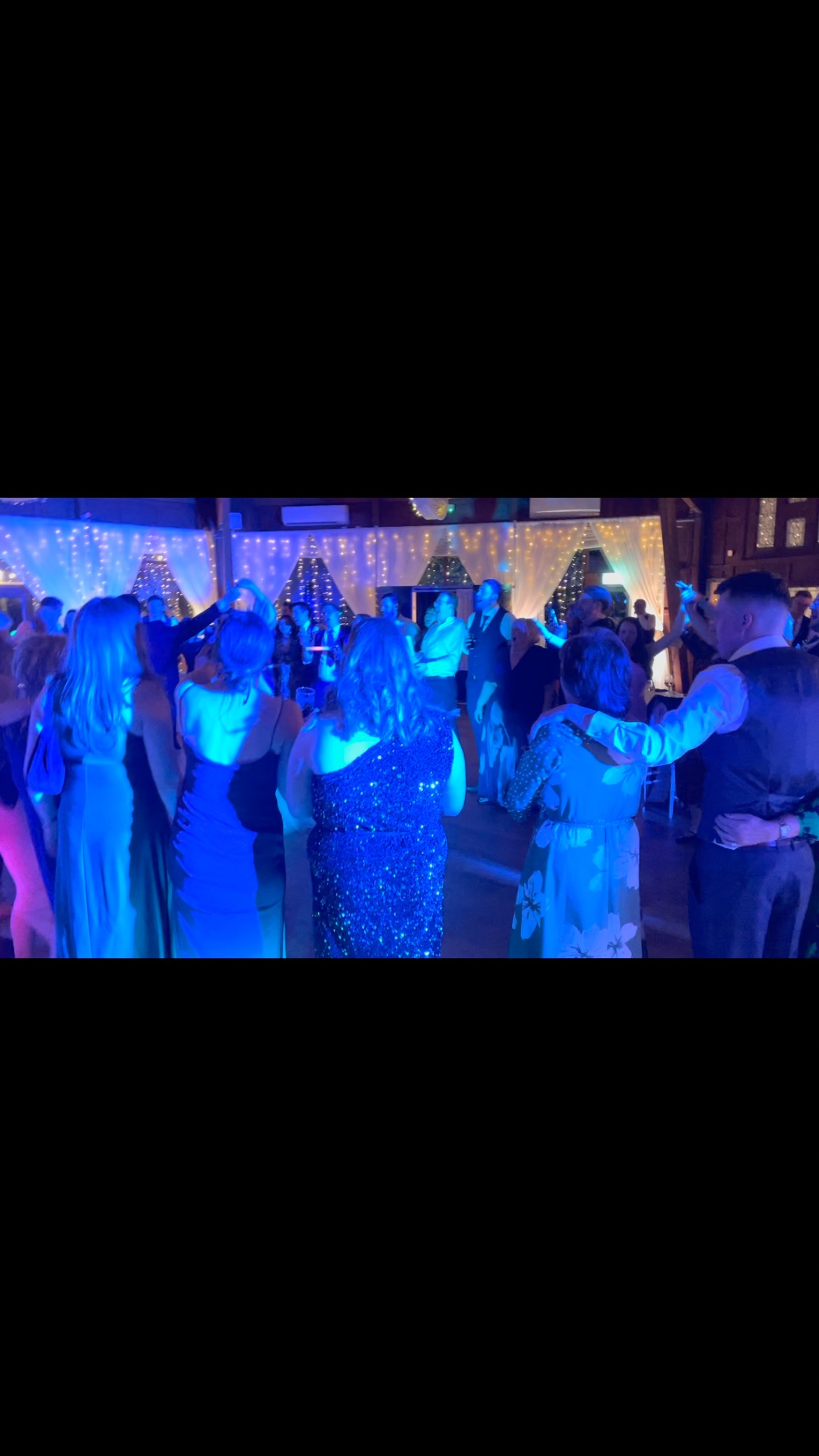 Congratulations Laura and Pete ❤️with @michaelleeuk on vocals @korolevamoon @tristanevansgtr @aps_drums and Maciek. #weddingband #Irishmusic #irishtrad ##weddingentertainment #entertainmentindustry #livemusic #coverband #Irishweddingbanduk #functionband #rockcoversband #miraclecure_band #thescene #indiecoversband #ibanez #ibanezprestige #fishman #martinaudiolondon #voxampsuk #weddingbands #corporateevents #irishtrad #Irishmusic #turbosound #eventsplanner #ceilidh #ceilidhband #corporateeventplanner #corporateevents #myweddingsuppliers #folkweddingband #miraclecure_band