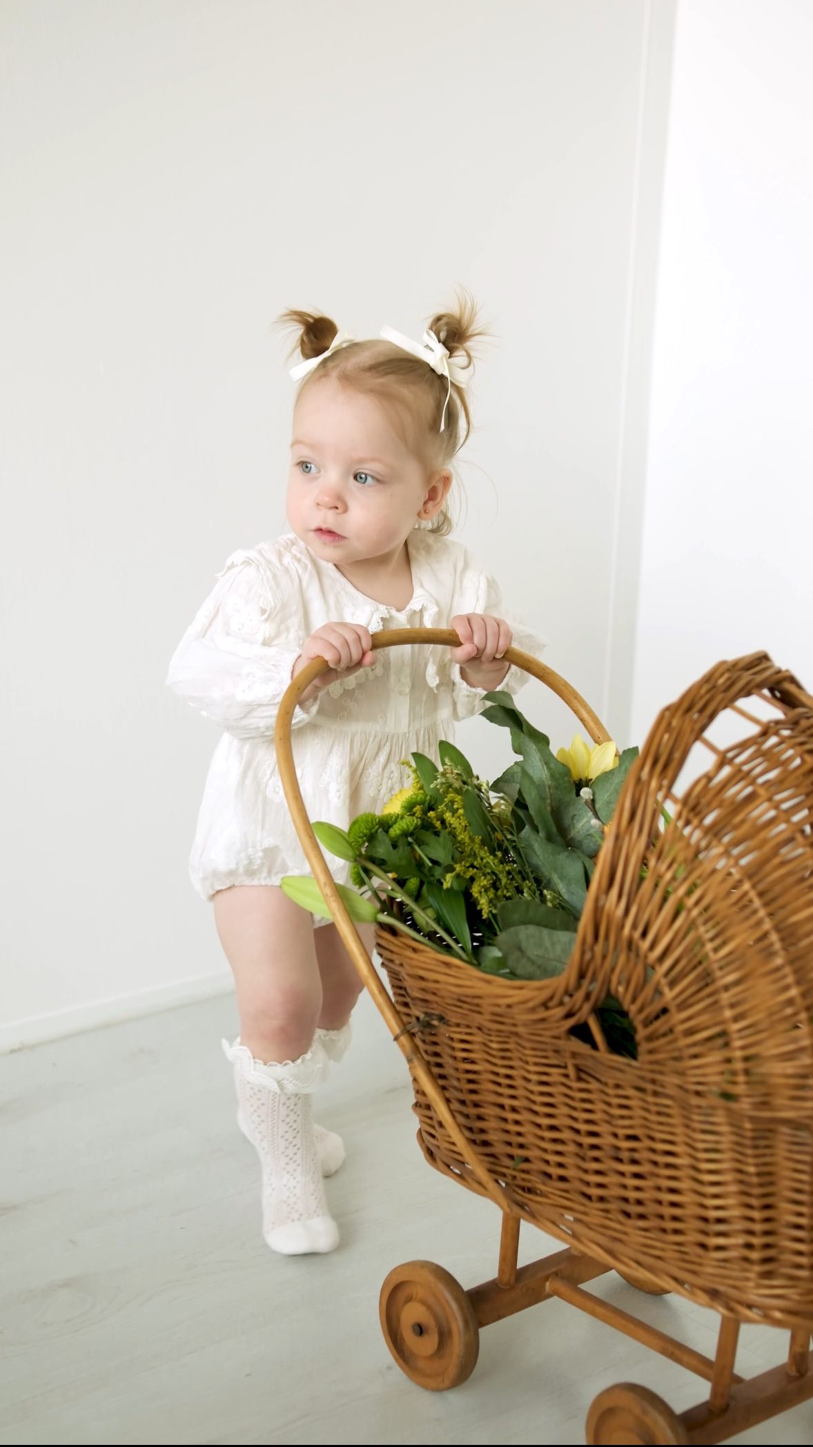 New children’s props at Studio Pure—ready for your adorable photoshoots! 😍
Models: @v.i.k.o.s.k ❤️
#eindhoven #fotograafeindhoven #fotograaf #fotostudioeindhoven #fotograafnoordbrabant #fotostudio #photostudioeindhoven #netherlandsphotographer #fotograaflimburg #fotograafdenbosch #fotograaflimburg #fotograafweert