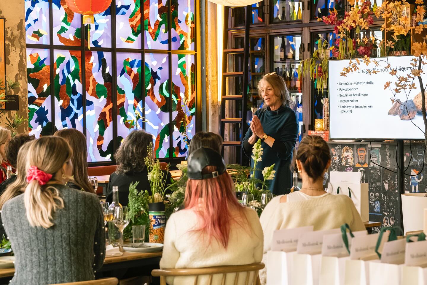 For en spennende dag sammen med @newnordicnorge 🍄🟫✨ Veldig gøy å holde dette eventet og dykke ned i deres nye sopp-tilskudd!
Lokasjon: @hitchhiker_oslo
Blomster: @eventyrhuset
Fotograf: Peder Langnes-Øyen