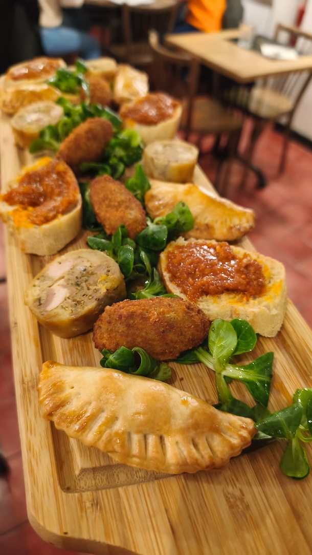 José vous montre une astuce pour se garer facilement dans le quartier. 😉
#voiedessacres #travauxreims #restaurantreims #stationnement