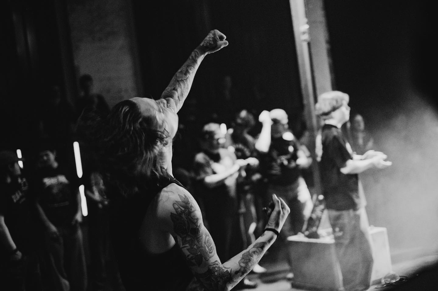 Zo, even tijd om adem te halen 😂
De afgelopen weken heb ik zoveel mooie en toffe dingen mogen doen, dat ik eigenlijk niet weet wat ik allemaal moet delen…
En ik blijf maar gewoon wat doen en dan komen we er ooit wel…
Vanzelf… en ooit… als ik groot ben…😜
Nu vooral alle kansen benutten en lekker door rammen en genieten!
Want alles wordt beloond op den duur toch… !?!?!
#binnenkortheeltofnieuws ❤️
📸 @hell_on_sphinx_official