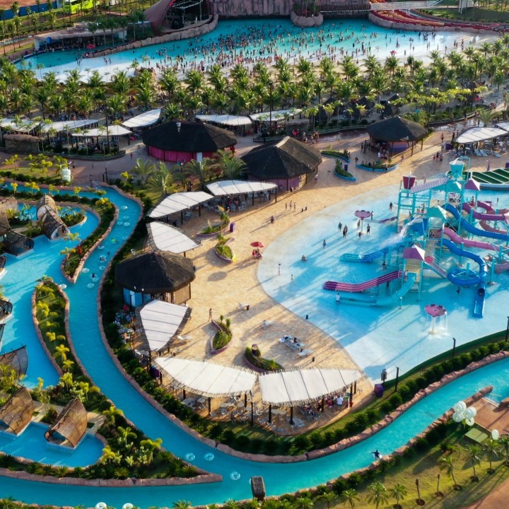 Parque aquático e temático em Andradina atraem turistas para a cidade.
https://www.verotour.com.br/post/parques-em-andradina-atraem-turistas