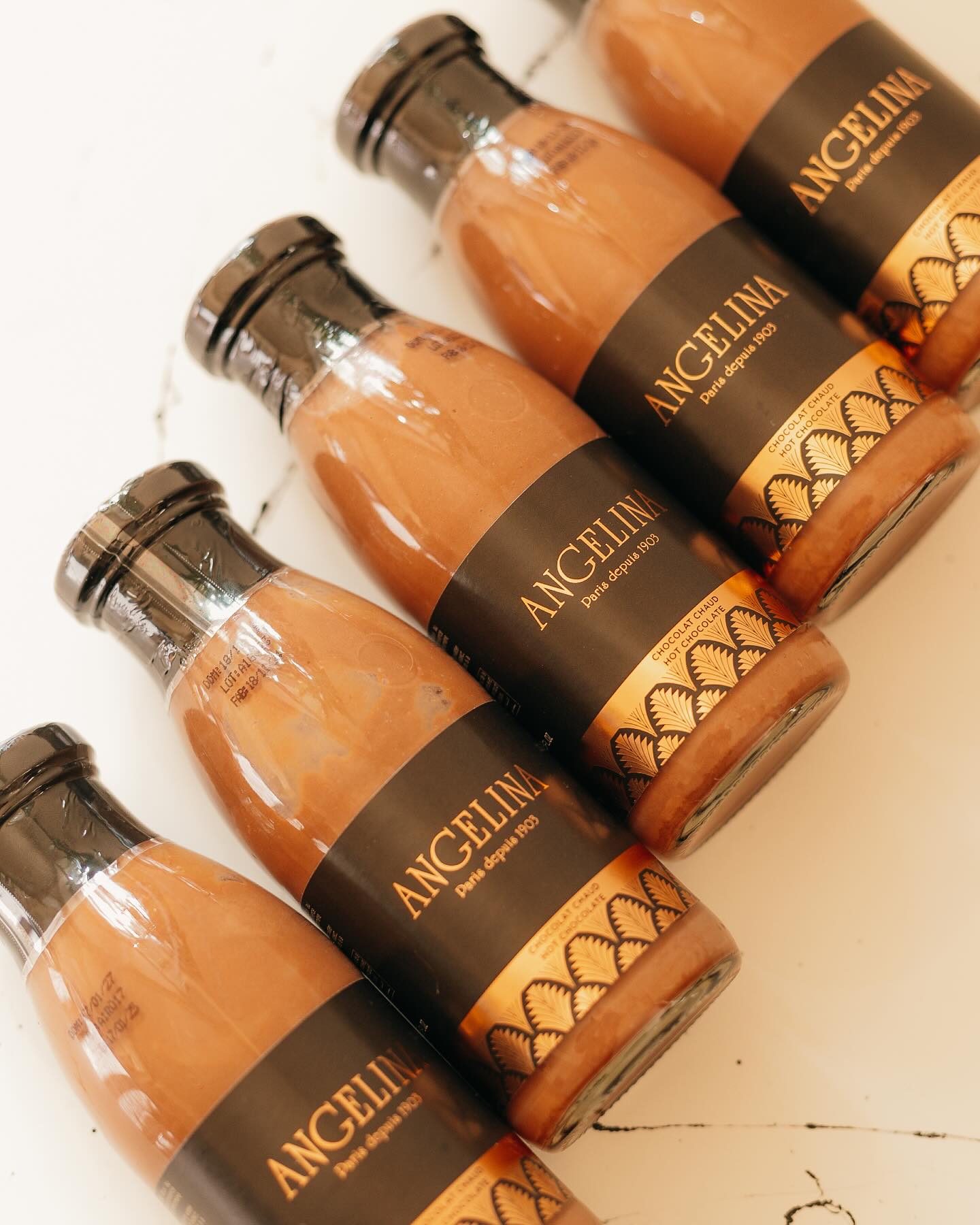  Paris in a box ✨✨
El regalo perfecto: elegancia parisina en una caja para tus seres queridos en Madrid.
Nosotros nos encargamos de crear una caja llena de productos de calidad, las tradiciones francesas y mucho estilo.
#angelinaparis #caja #cajaderegalo #cajadeté #cajaregalo #cajapersonalizada #cajamagica #gifts #pascua #productosdecalidad #frenchtouch #madrid #cumpleaños #cumpleañerafeliz #paris @feliz_cajas_de_regalo
@__sunlover_____