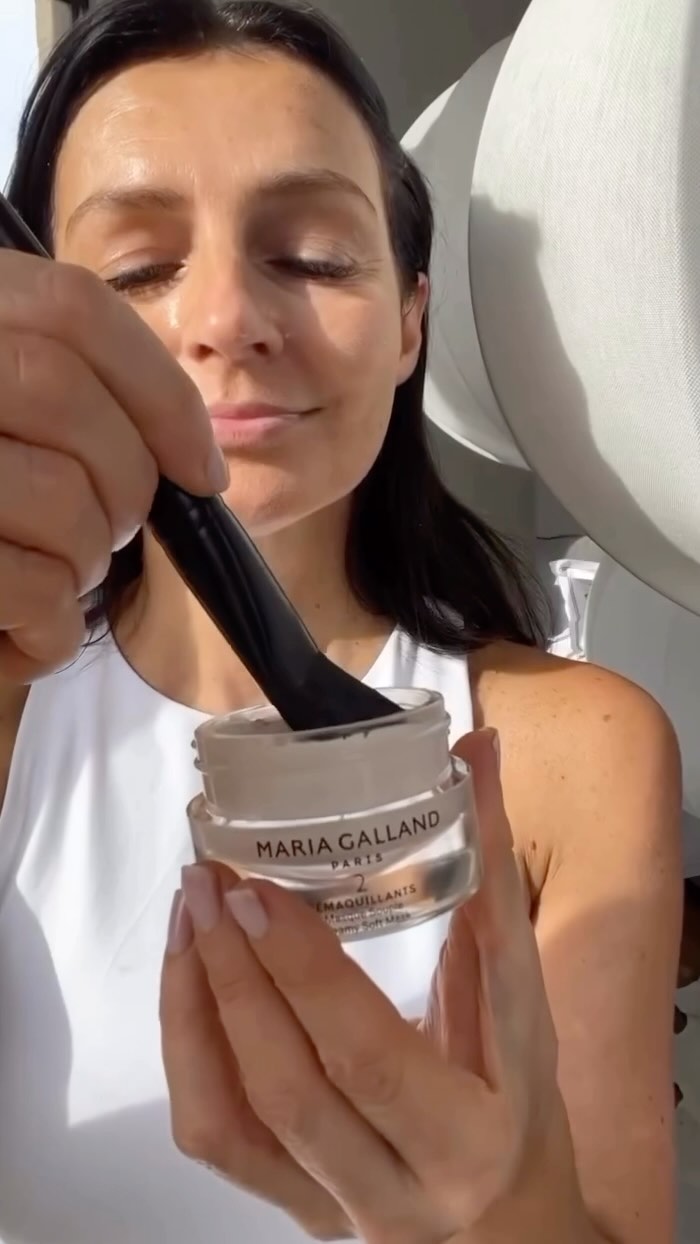 La beauty routine Maria Galland 👇
66| Gommage doux
2 | masque souple
5 | iconique Nutri’Vital régénératrice et anti-âge
🛍️ ohsi.fr
*****
#mariagalland #mariagallandparis #ohsi #beautyroutine #skincare #cosmetique #paris