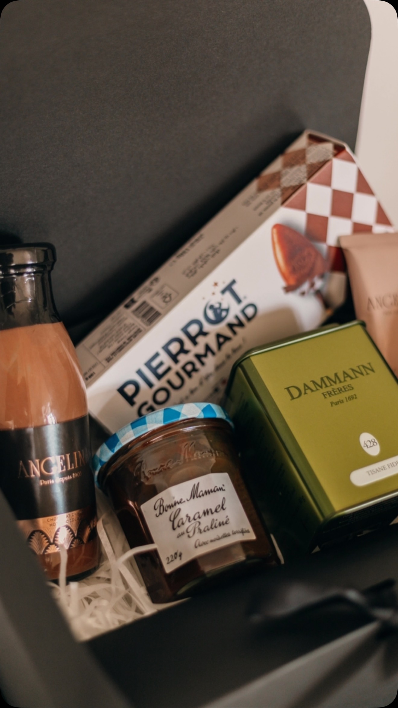 El regalo perfecto para Pascua: ✨ elegancia parisina en una caja para tus seres queridos en Madrid.
Disponible para pedidos ahora❤️
#caja #cajaderegalo #cajaregalo #cajapersonalizada #cajadeté #cajaspersonalizadas🎀🎁💐 #cajamagica #regalo #regalodecumpleaños #regaloparamamá #regaloparapapá #regalocumpleaños #regalodefiesta #gift #madrid #angelinaparis #frenchproducts #productosfranceses #productosdecalidad #cajapremium @feliz_cajas_de_regalo
#pascua