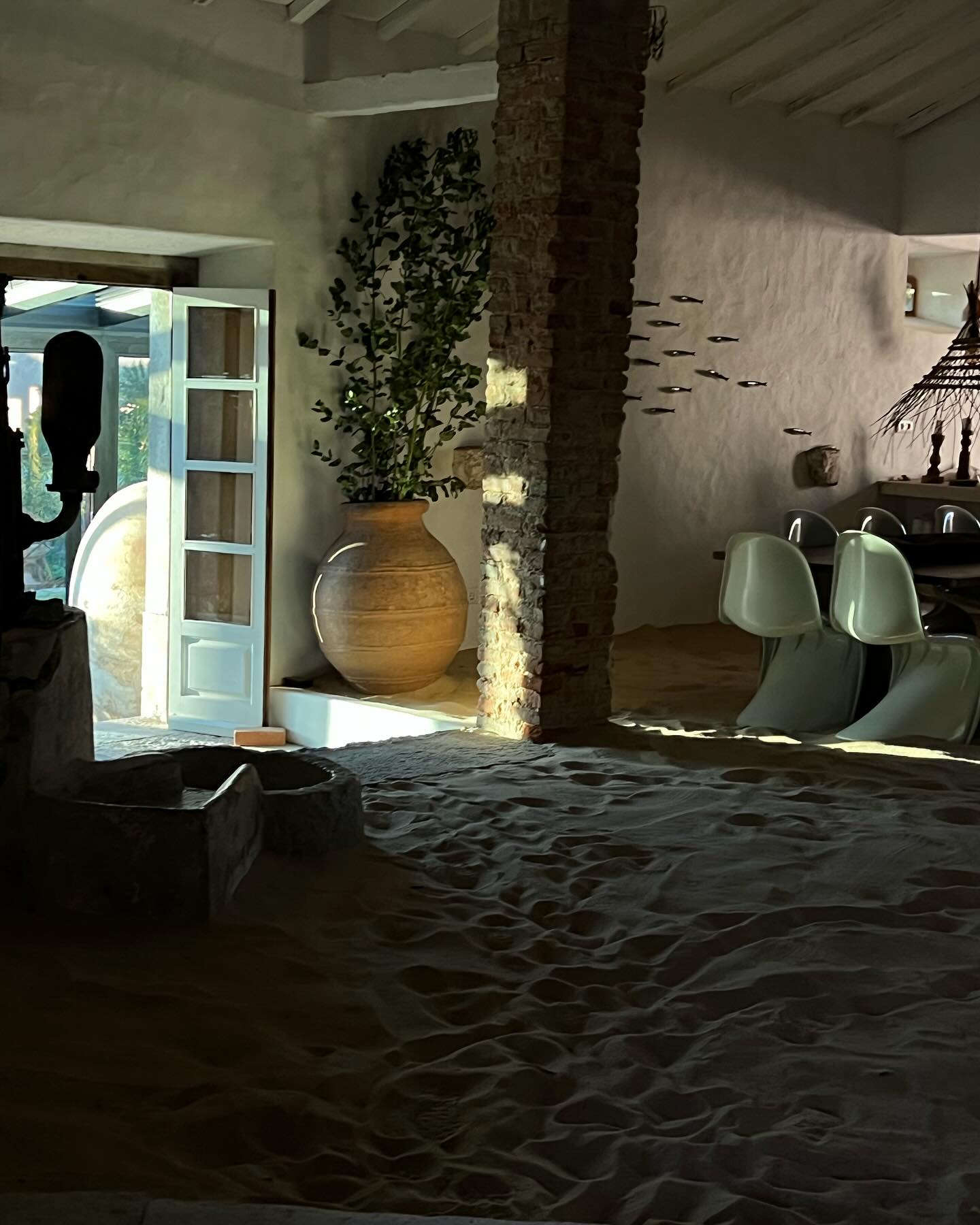 Always chasing those magical lights
#casatudobem #lights #sunlights #bestmoment #tudobem #obidos #portugal #guesthouse #portugalhotels