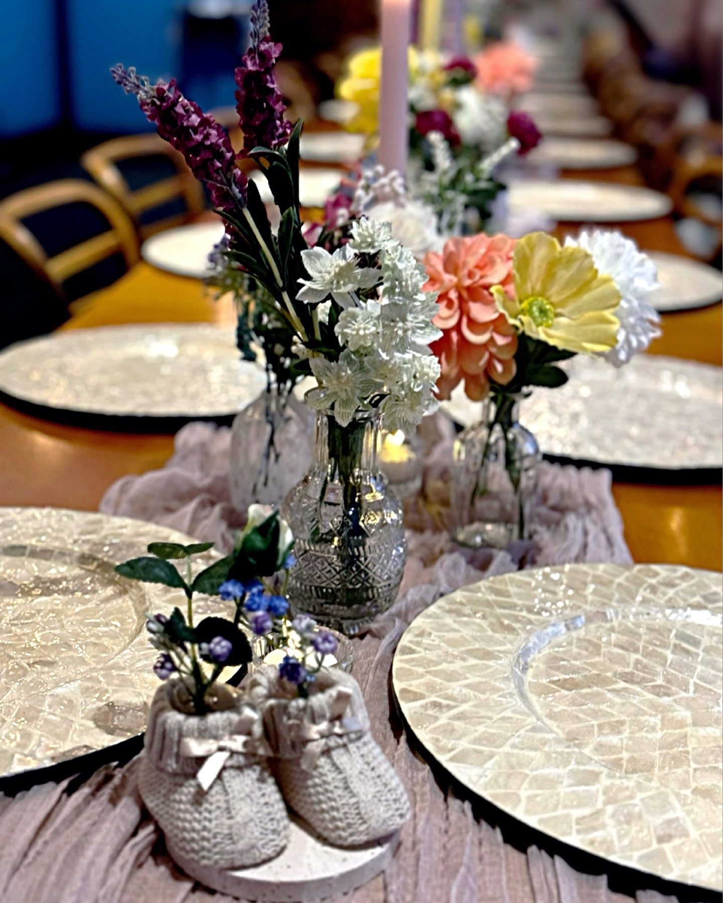 It’s the little details that make the biggest impact… ✨
These sweet knitted booties filled with delicate blooms are just so cute. A symbol of love, new beginnings, and the tiny feet that will soon fill them! 🌿
We love adding little touches like this to every event
A Baby in Bloom moment, beautifully styled @bombaycentral
#BabyInBloom #Cushtelondon #EventDetails #Tablescaping #LuxuryBabyShower #FloralMagic #premiumfauxflowers #ledrealwaxcandles #pastels #privatedining #bombaycentral