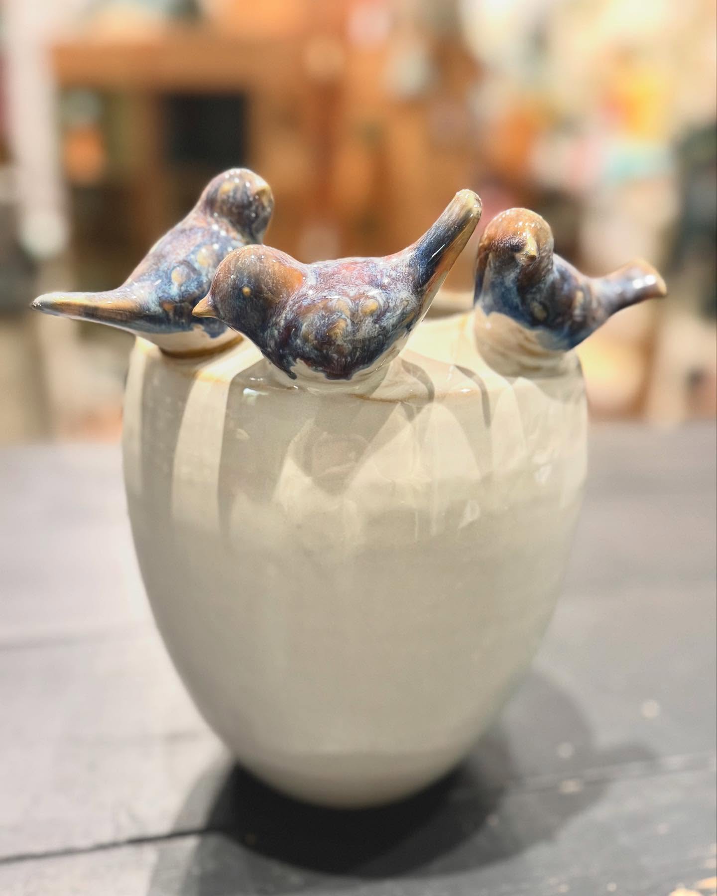 We had the opportunity to help one of our Nest friends with an arrangement for her side table.
It started with this cute little pot with the blue birds on the edge. We wanted to show off the birds while filling it with some faux floral. It looks like the birds are nibbling on the seeds, doesn’t it?
#floralarranging
#lovebluebirds
#bluebirdsofhappiness
#thenestonmainbelair