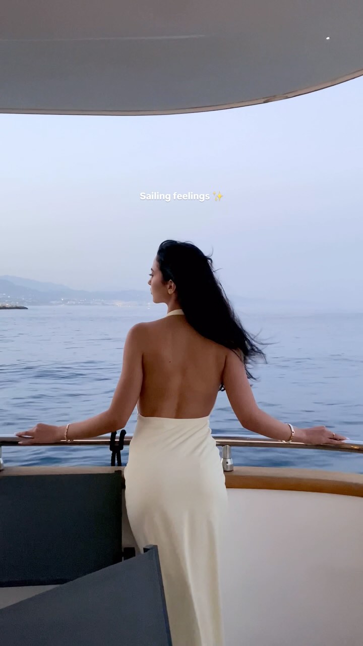 The sensations that sailing evokes are truly unparalleled. To ensure you don’t miss out on this extraordinary experience, we invite you to book with us and enjoy the finest sailing adventure on the Costa del Sol ✨🤍.
Yacht - Maiora 26