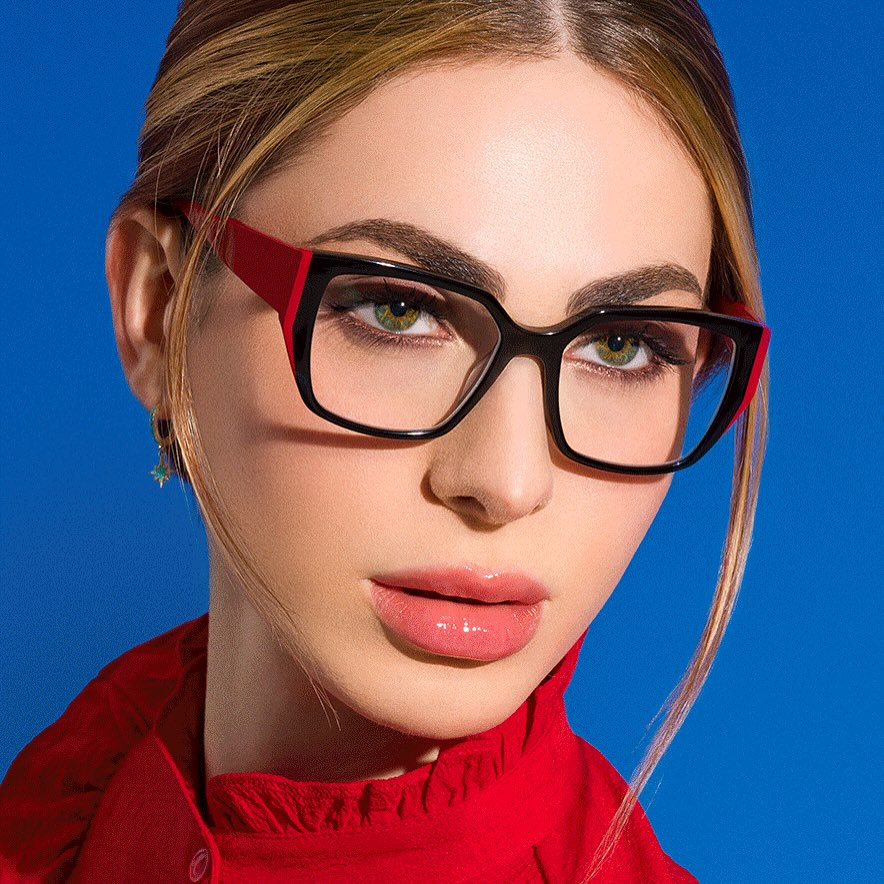 🌷 Spring in to style 🌷
#caroneyewear
#opticians #independentopticians