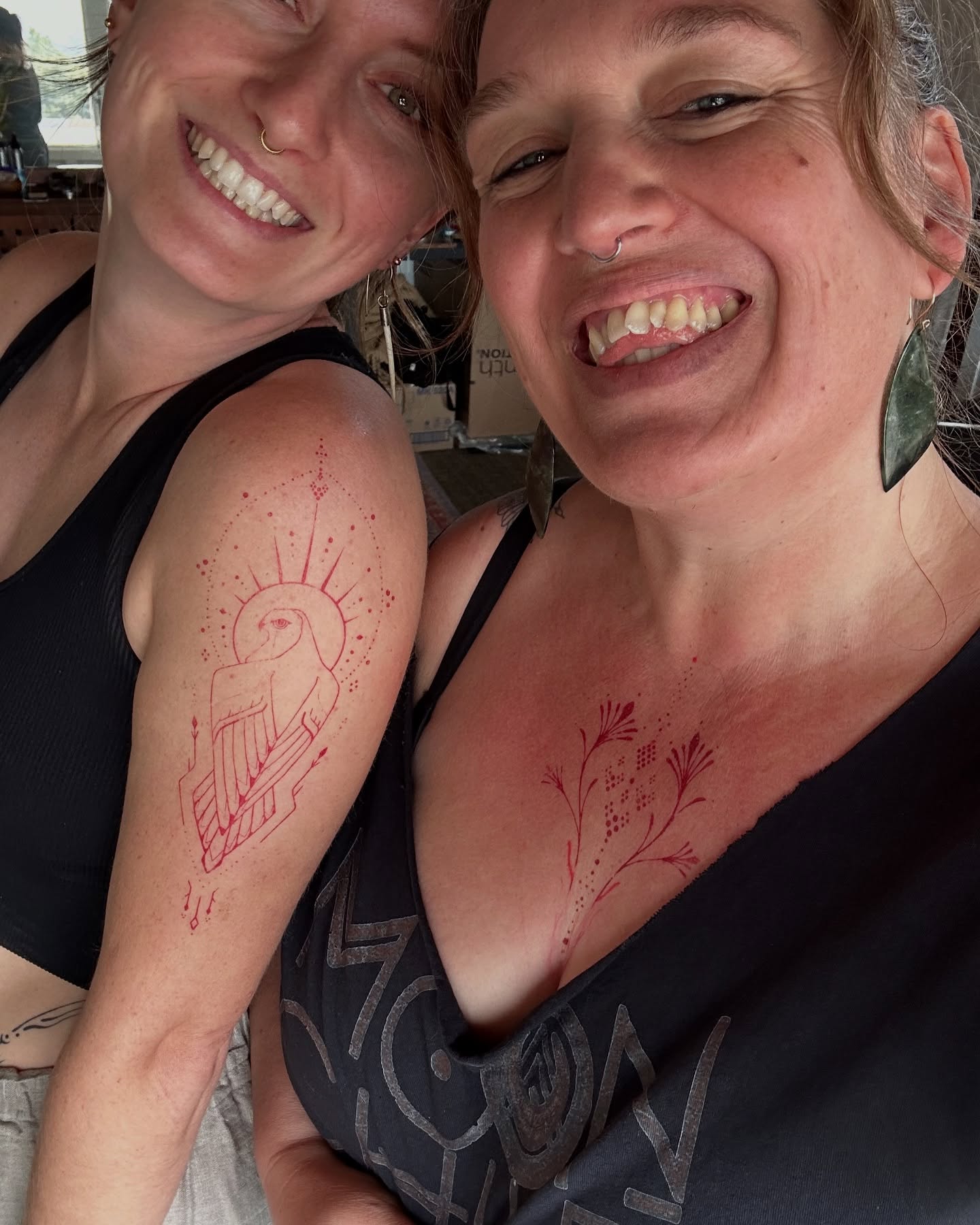 When tattoo artists get bored. Episode 1001….”This is better than trying on wedding dresses”. It discusses the artistic collaborations between Iris and Ellen, and their next tattoos. As well as the correlation between dopamine and slapping stencils on your body like stickers.
