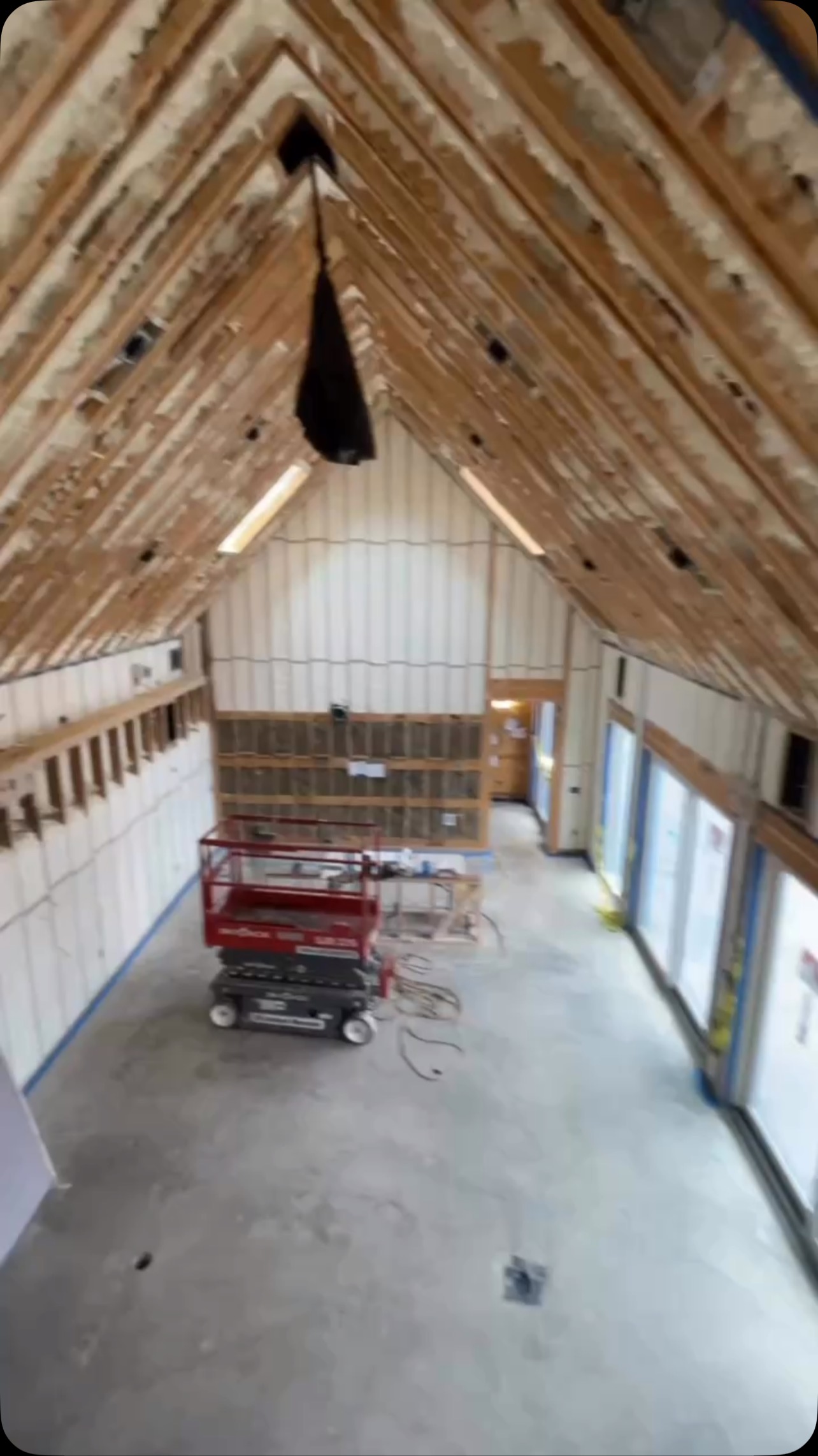 Getting ready for board and plaster! ✅ With insulation done, we did a full site clean and prepped by running blue painter’s tape around the entire perimeter, marking every stud with an “X.” This simple step speeds up boarding and ensures every screw hits solid blocking—no wasted time, no missed connections. Efficiency is everything, and small details like this give our team the edge.
Insulation- @massgreeninsulation
#EchelonBuilders #EfficiencyMatters #LuxuryHomes #CustomBuilding
#architecture #home #builder #interior #luxury #construction #massachusetts #bostonma #siteprotection #cleanjobsite #handmade #gobuild #housewrap #customhome #efficient #sustainable #insulation #prep #boardandplaster